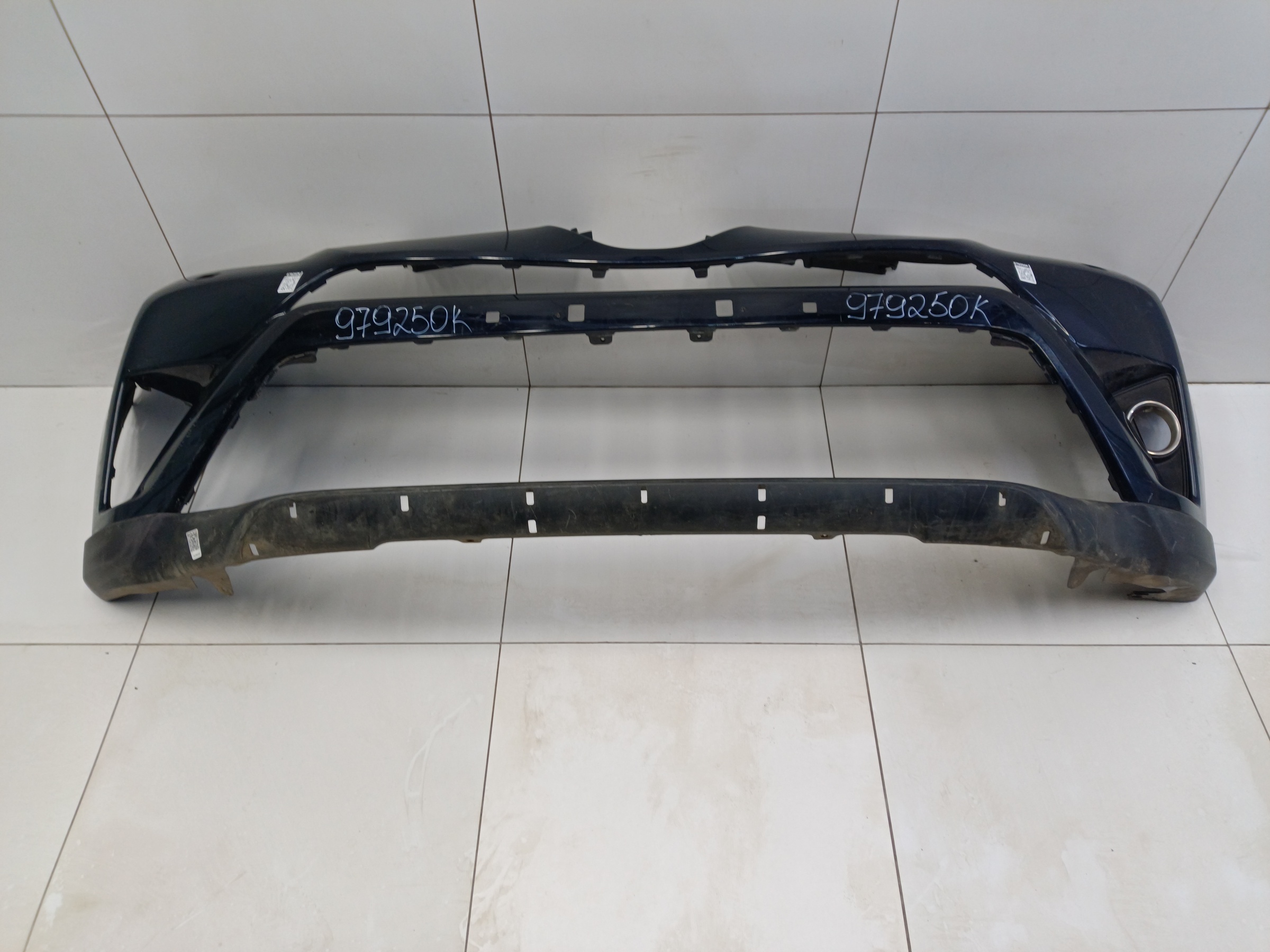 Бампер передний Toyota RAV4 CA40 Restail