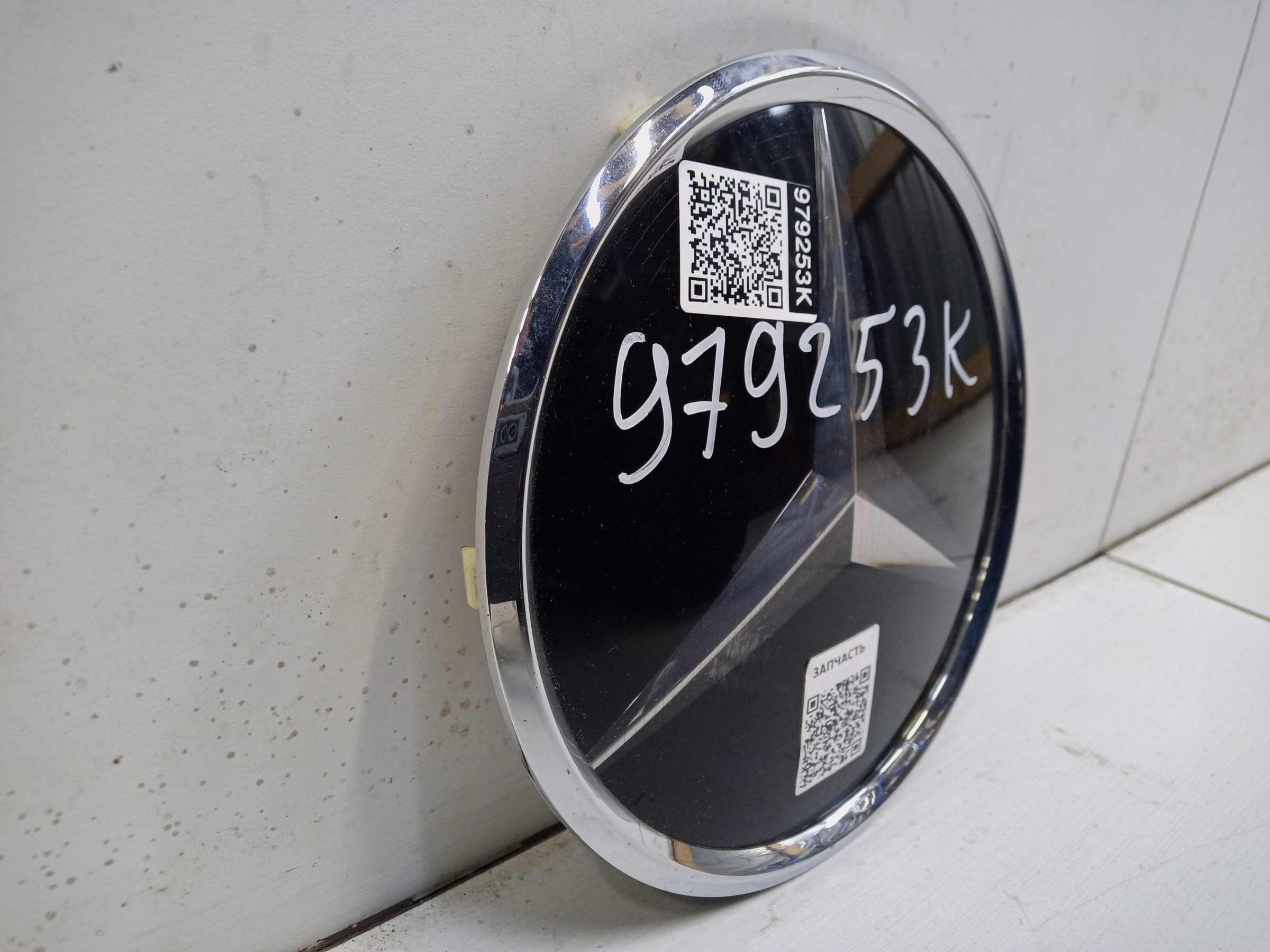 Эмблема Mercedes-Benz GT X290 Restail AMG