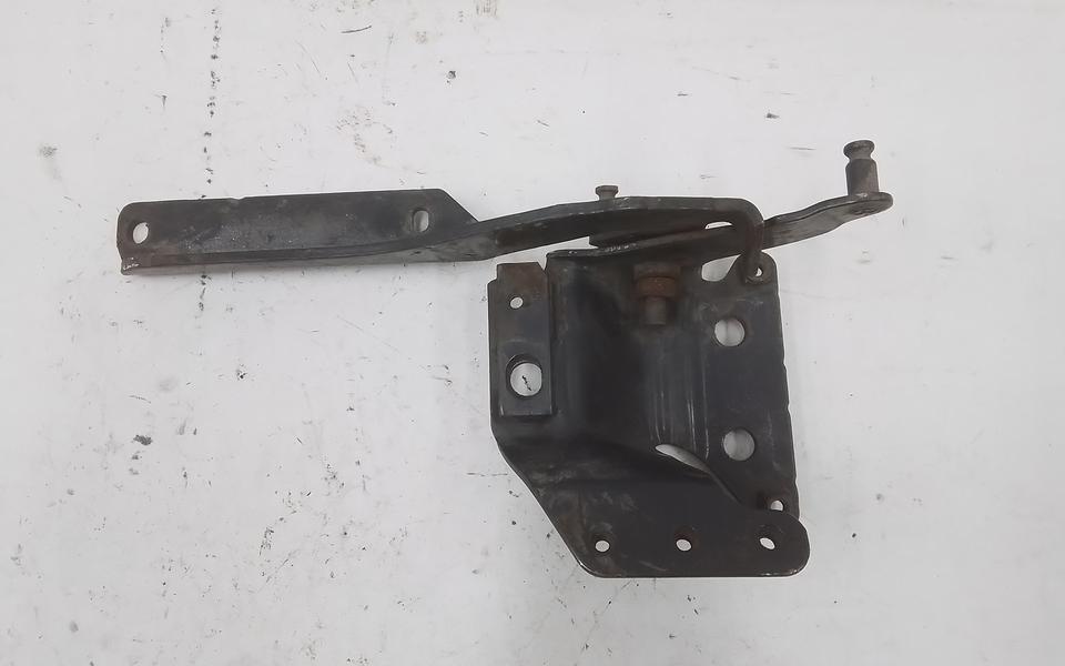 Петля капота левая Scania 5 R Series