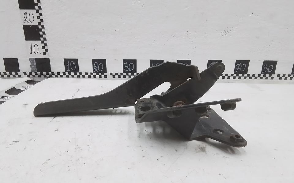 Петля капота левая Scania 5 R Series