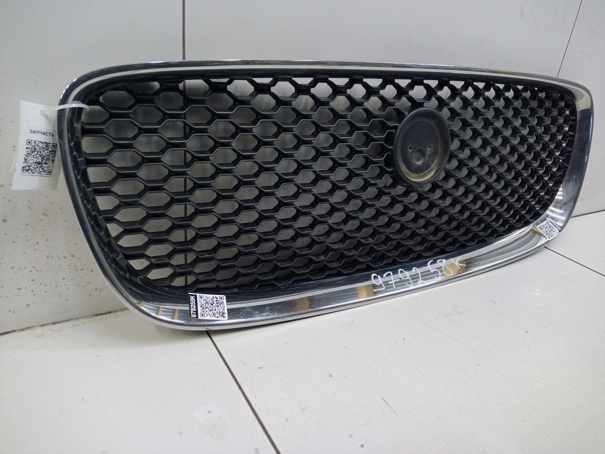 Решетка радиатора Jaguar XF 2