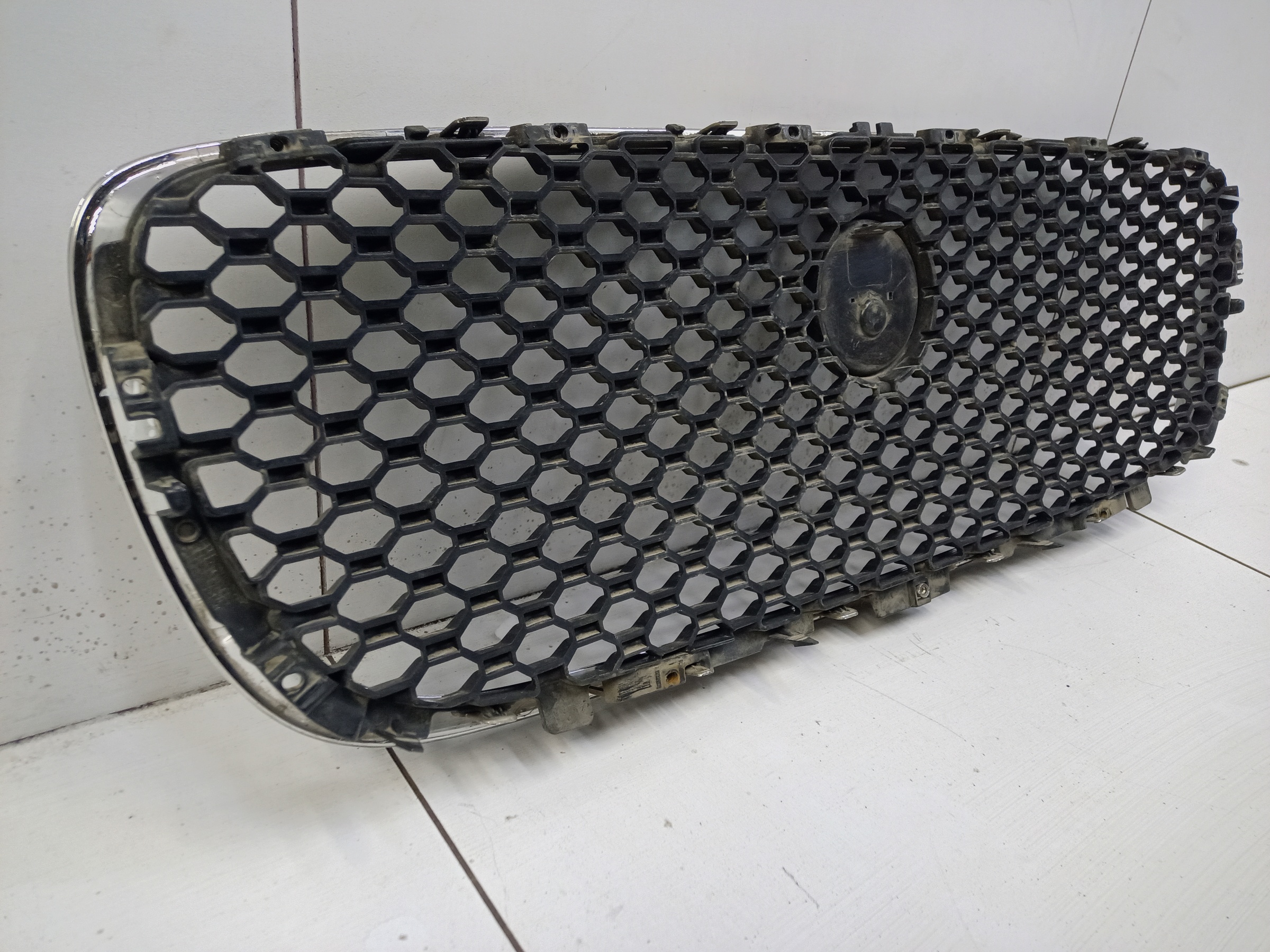 Решетка радиатора Jaguar XF 2