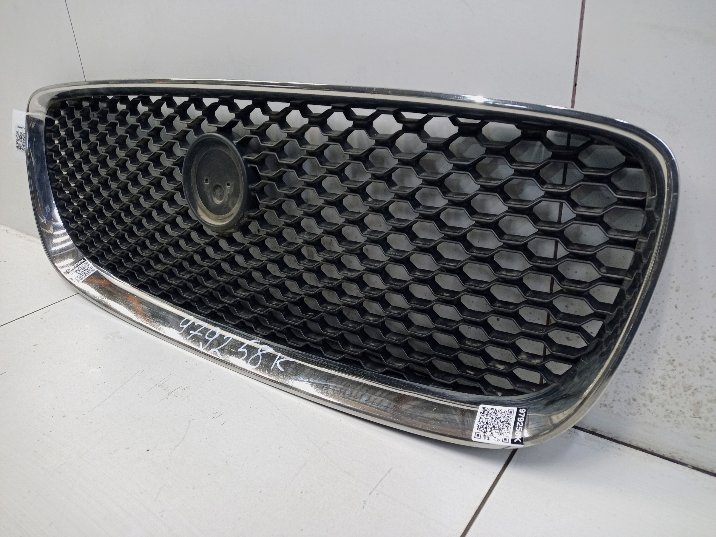 Решетка радиатора Jaguar XF 2