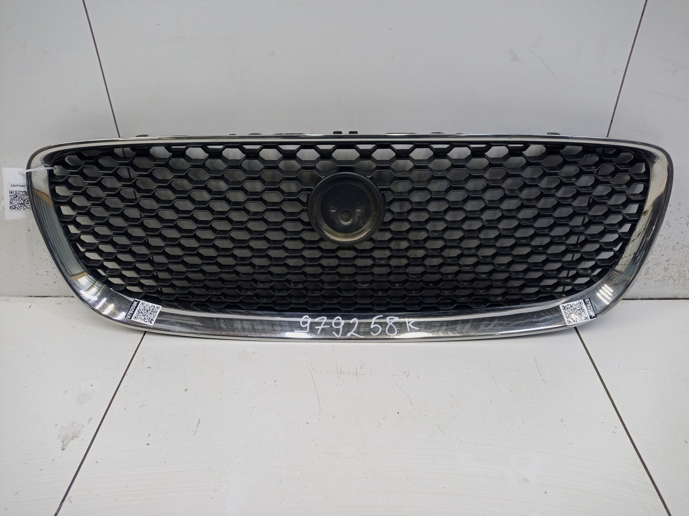 Решетка радиатора Jaguar XF 2