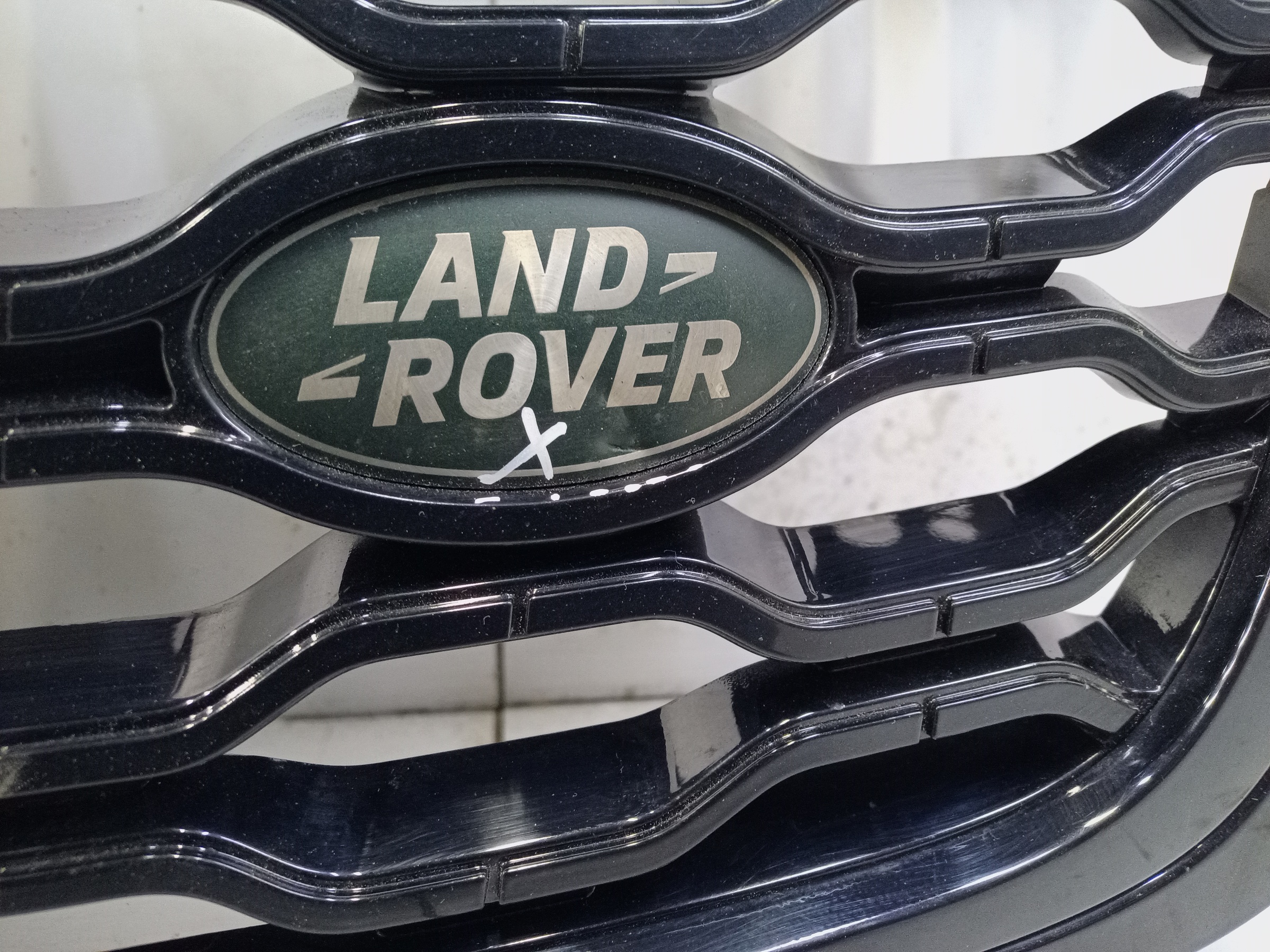 Решётка радиатора Land Rover Range Rover Velar черная