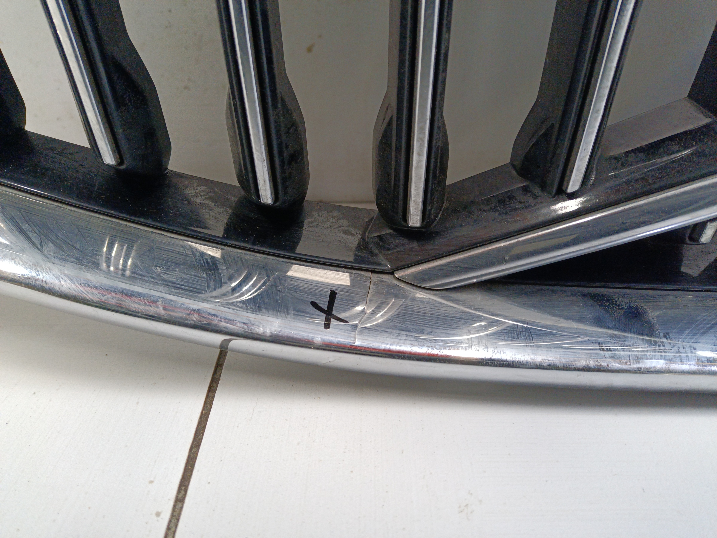 Решетка радиатора Volvo XC60 2