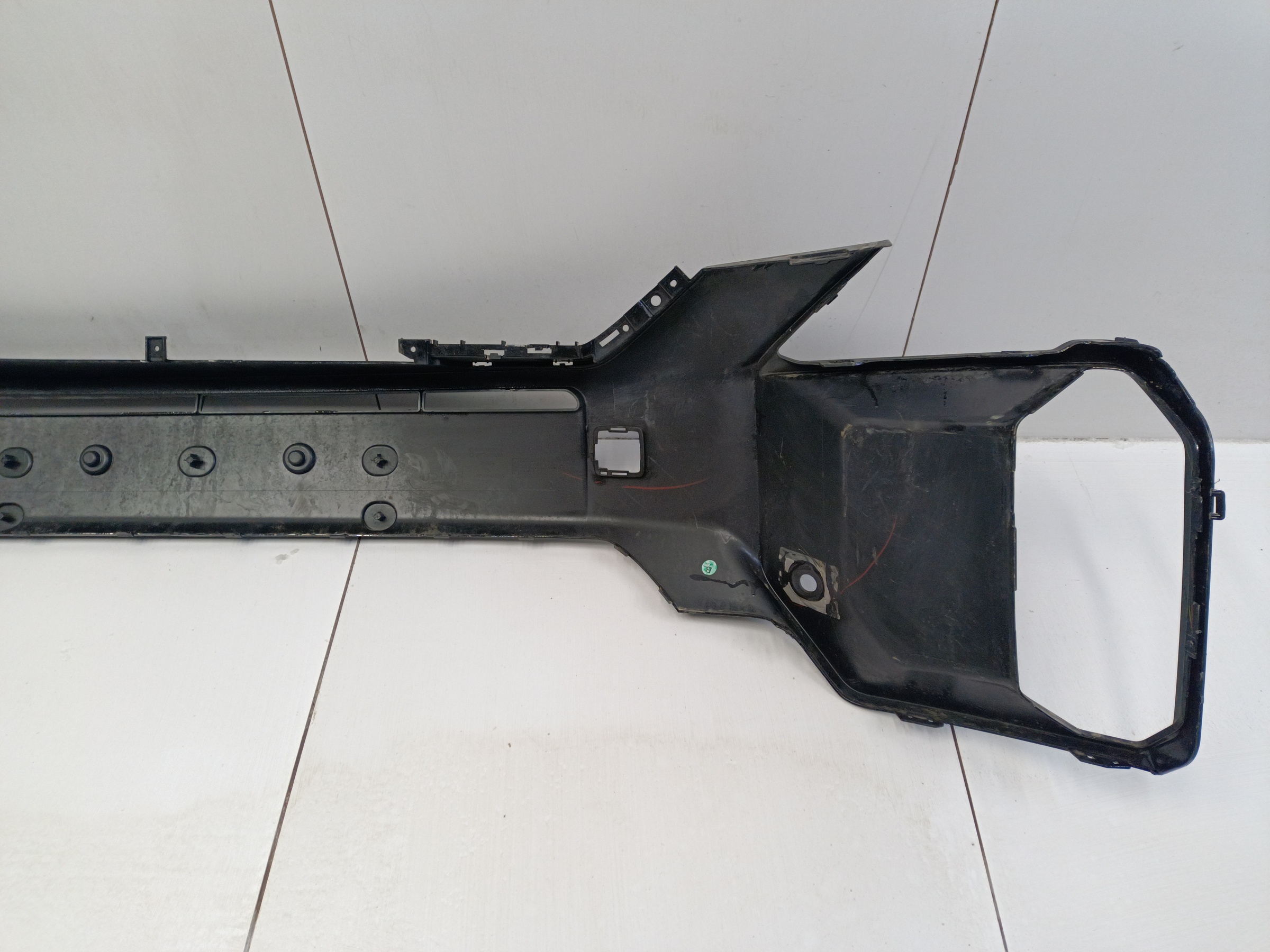 Накладка переднего бампера центральная Voyah Free Restail