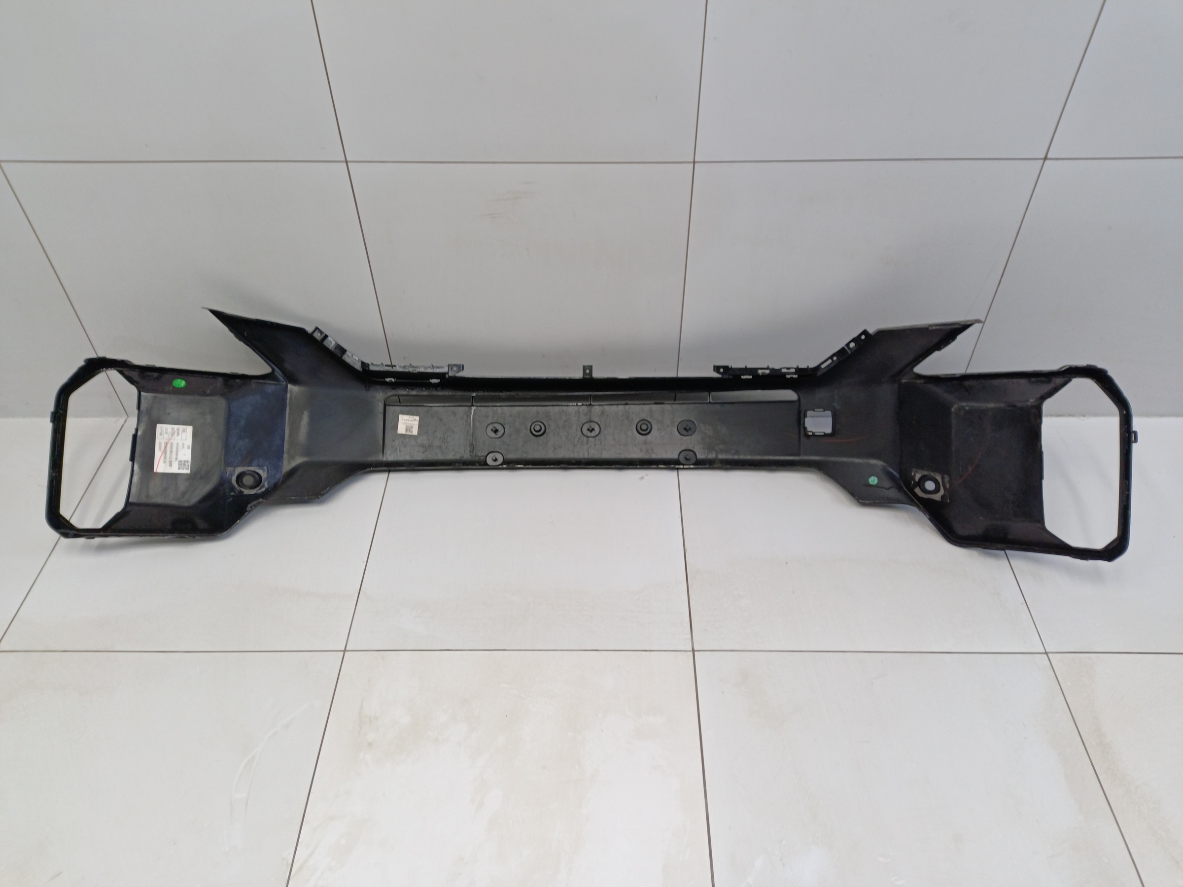 Накладка переднего бампера центральная Voyah Free Restail