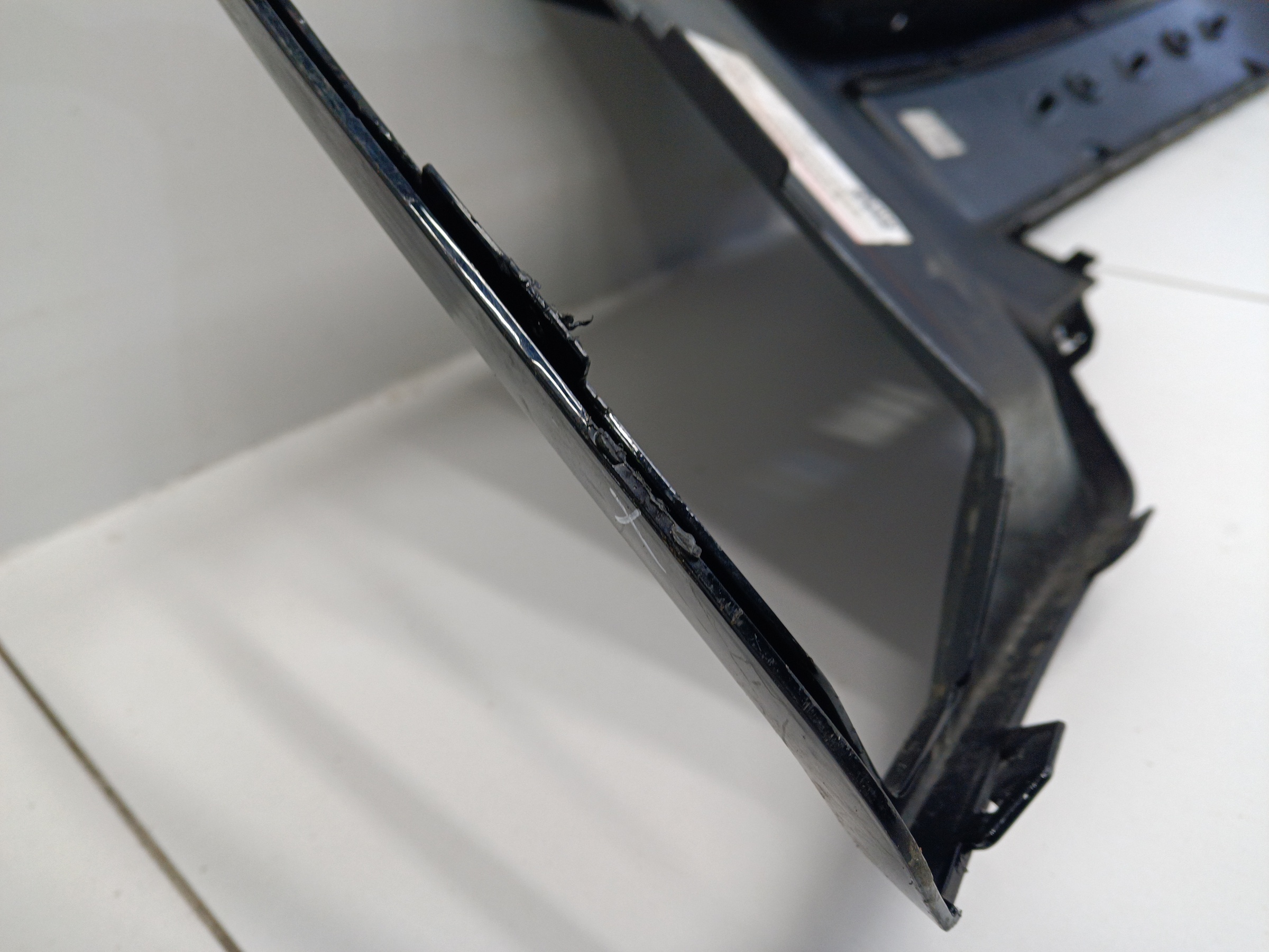 Накладка переднего бампера центральная Voyah Free Restail