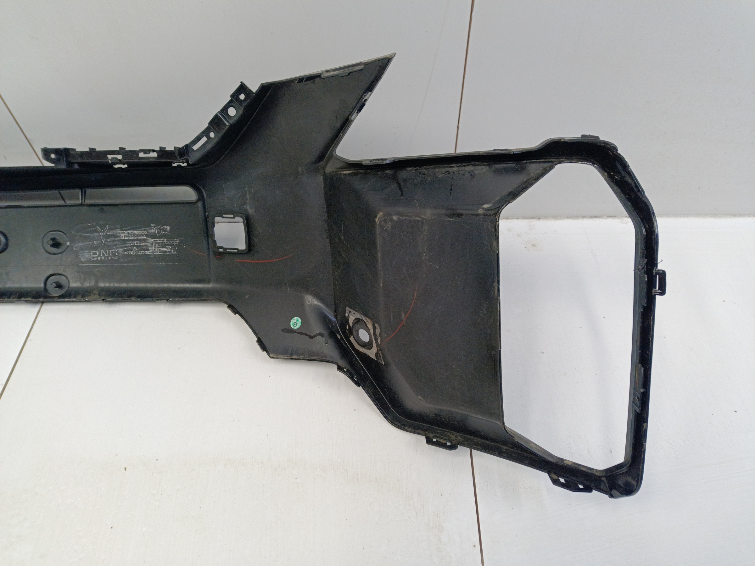 Накладка переднего бампера центральная Voyah Free Restail