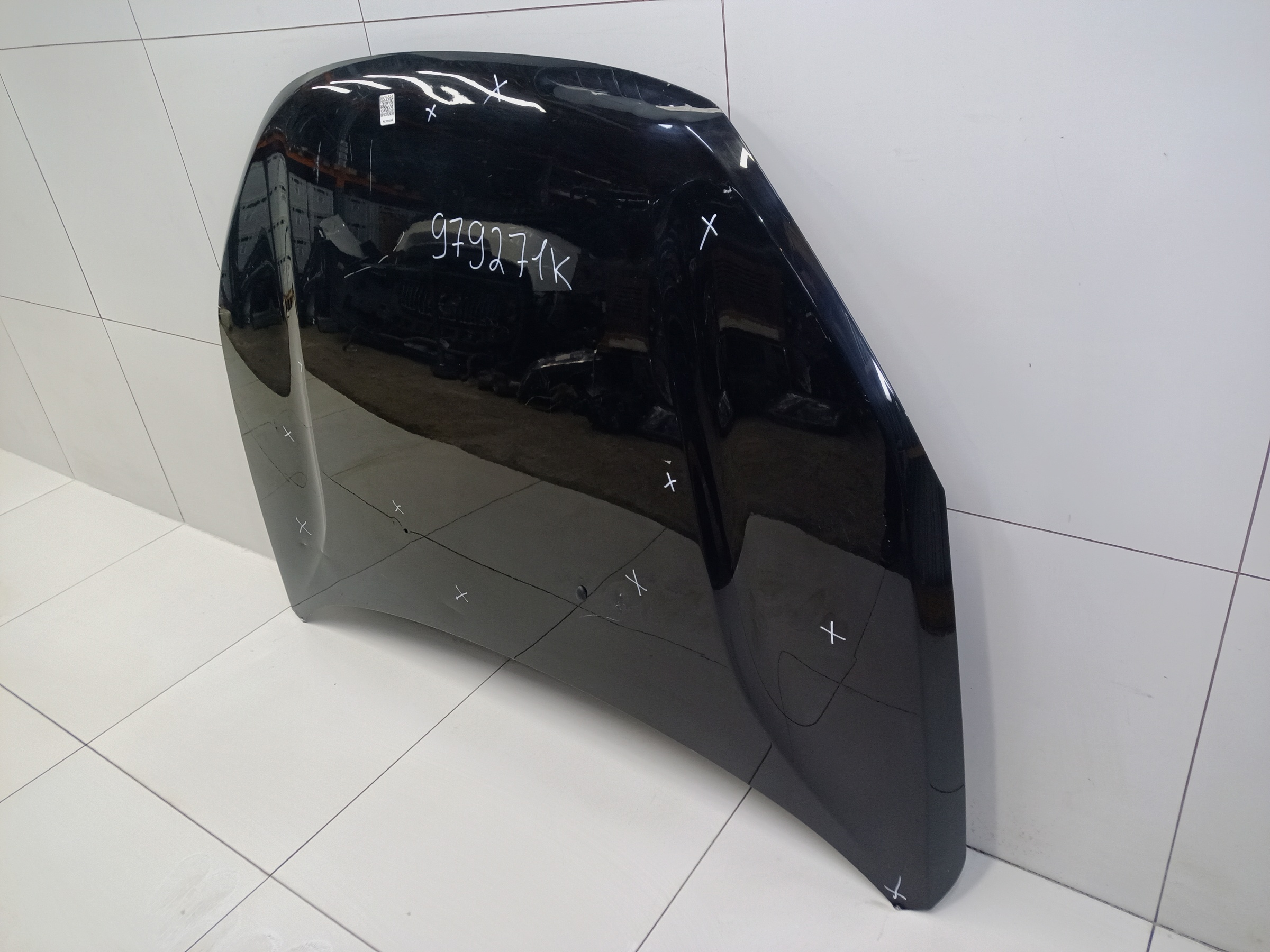 Капот Lada Vesta