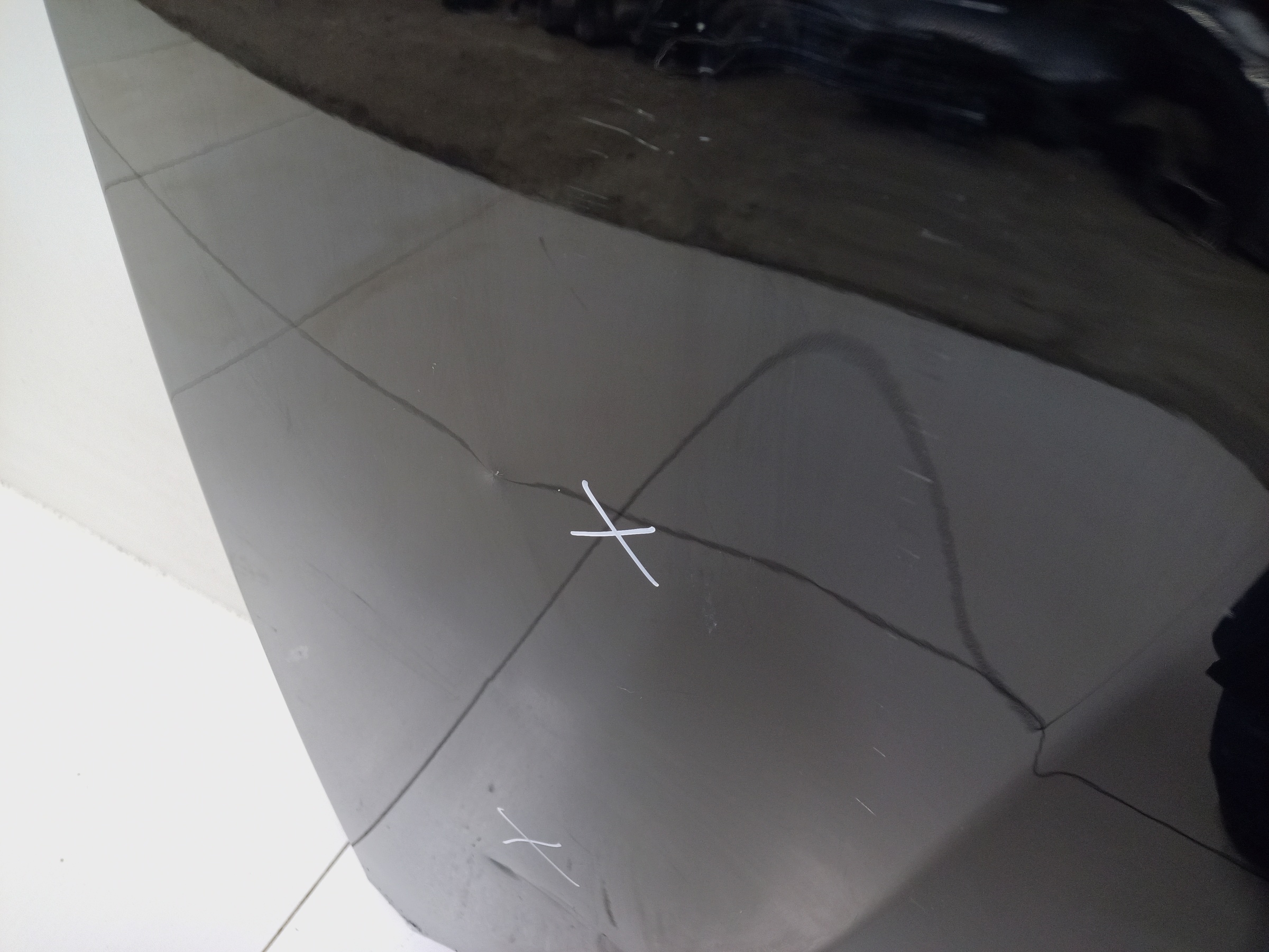 Капот Lada Vesta