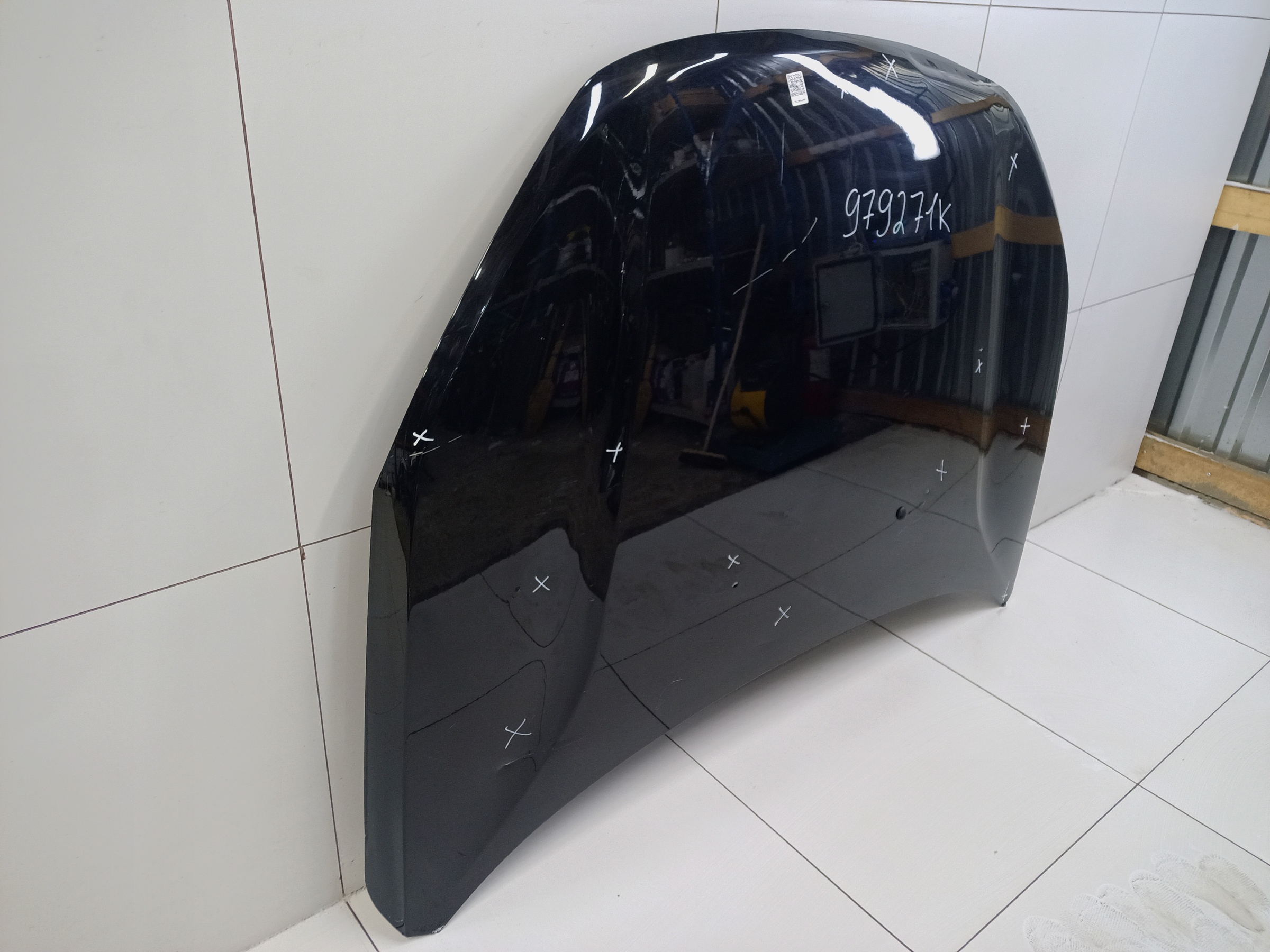 Капот Lada Vesta