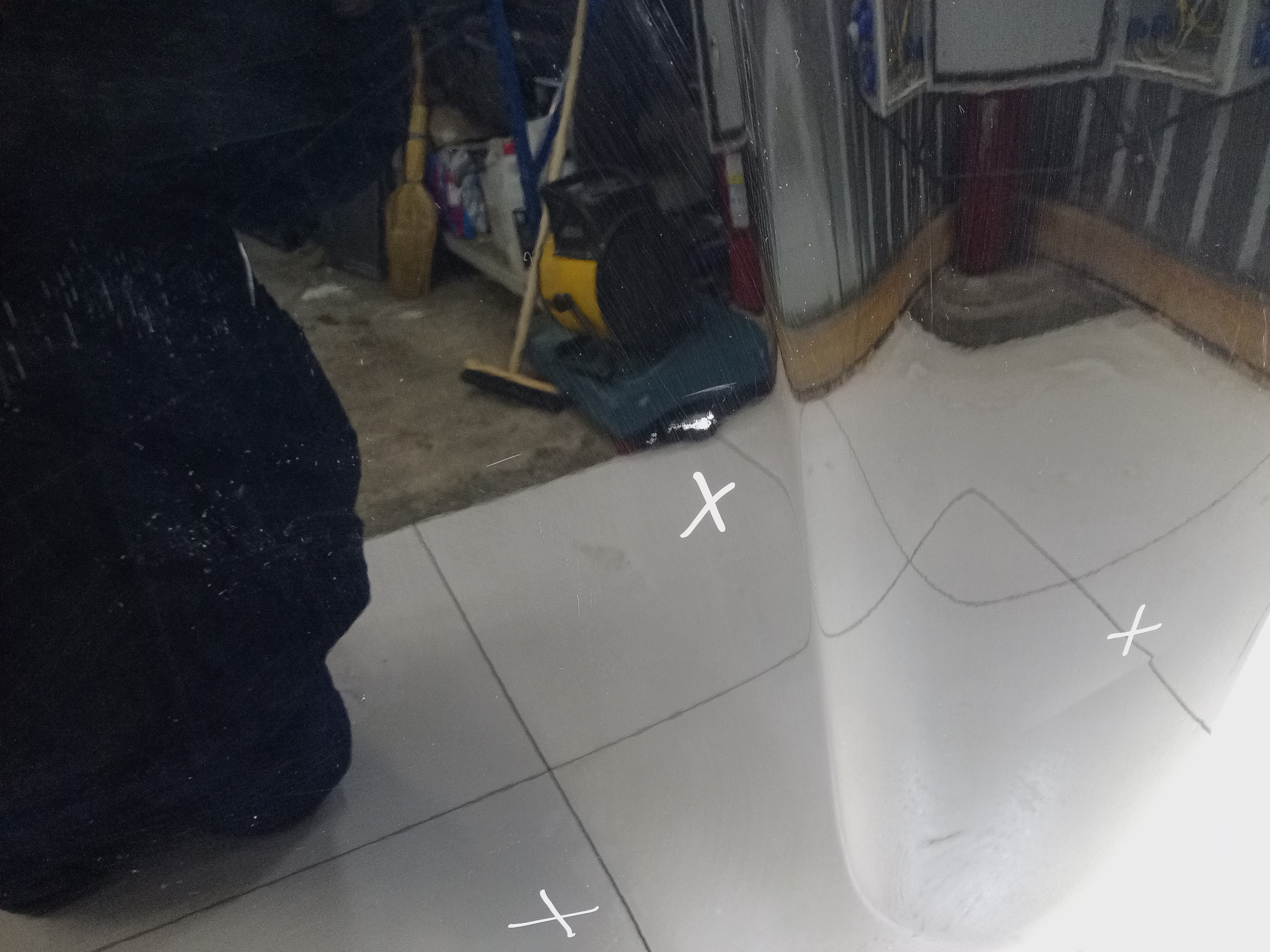 Капот Lada Vesta