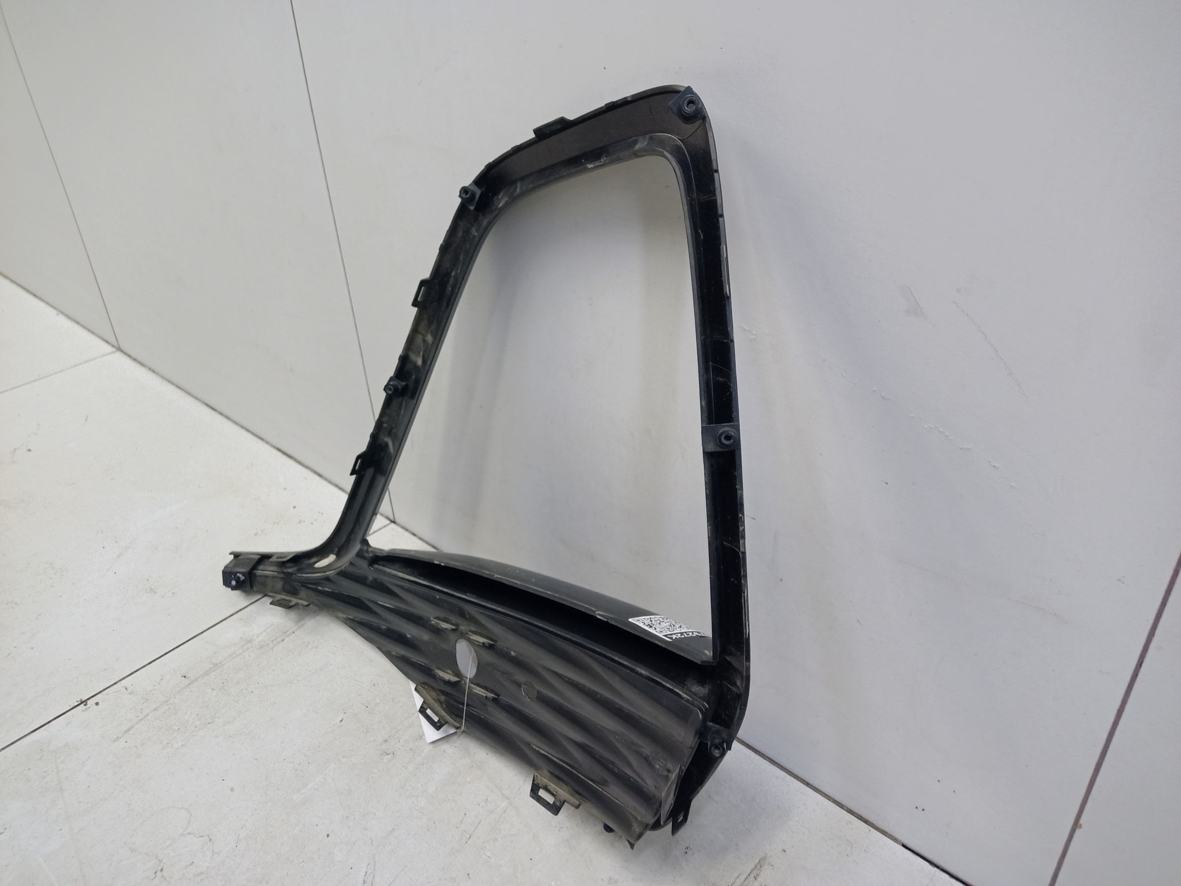 Накладка переднего бампера правая Hongqi HS5 1 Restail