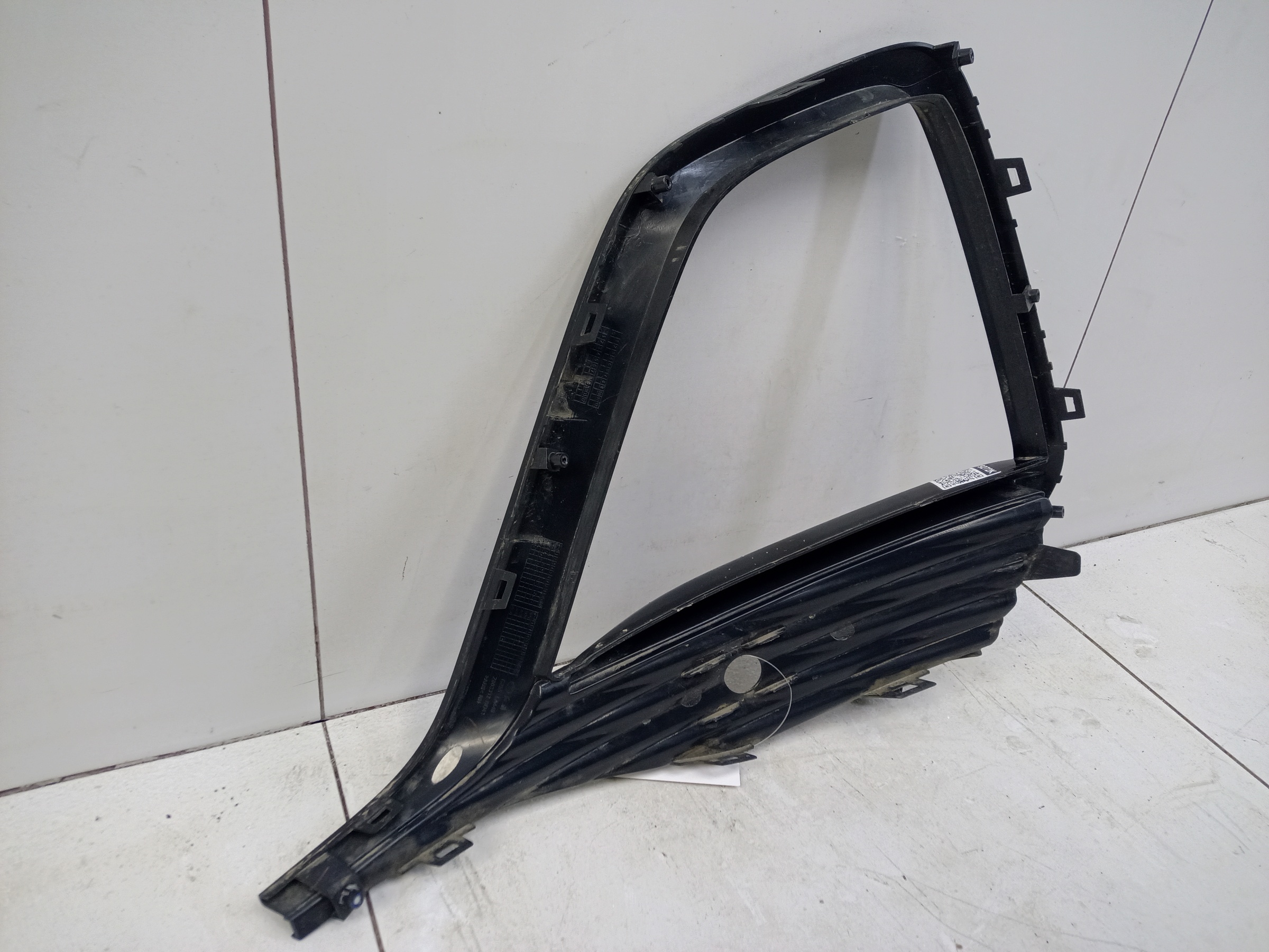 Накладка переднего бампера правая Hongqi HS5 1 Restail