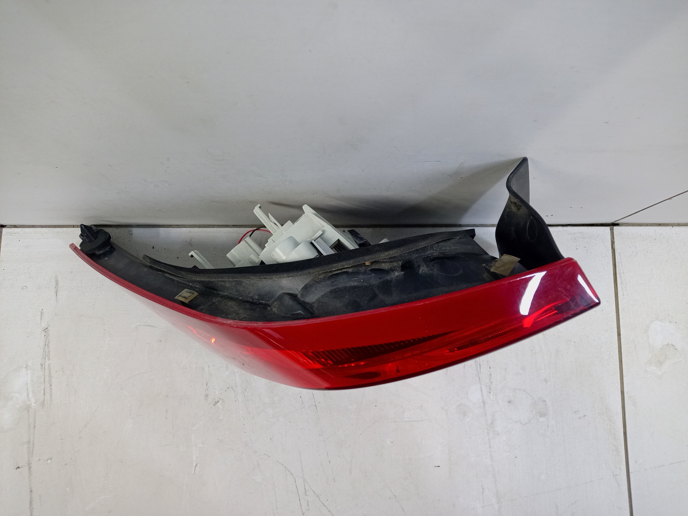 Фонарь задний левый наружный Volvo S60 2