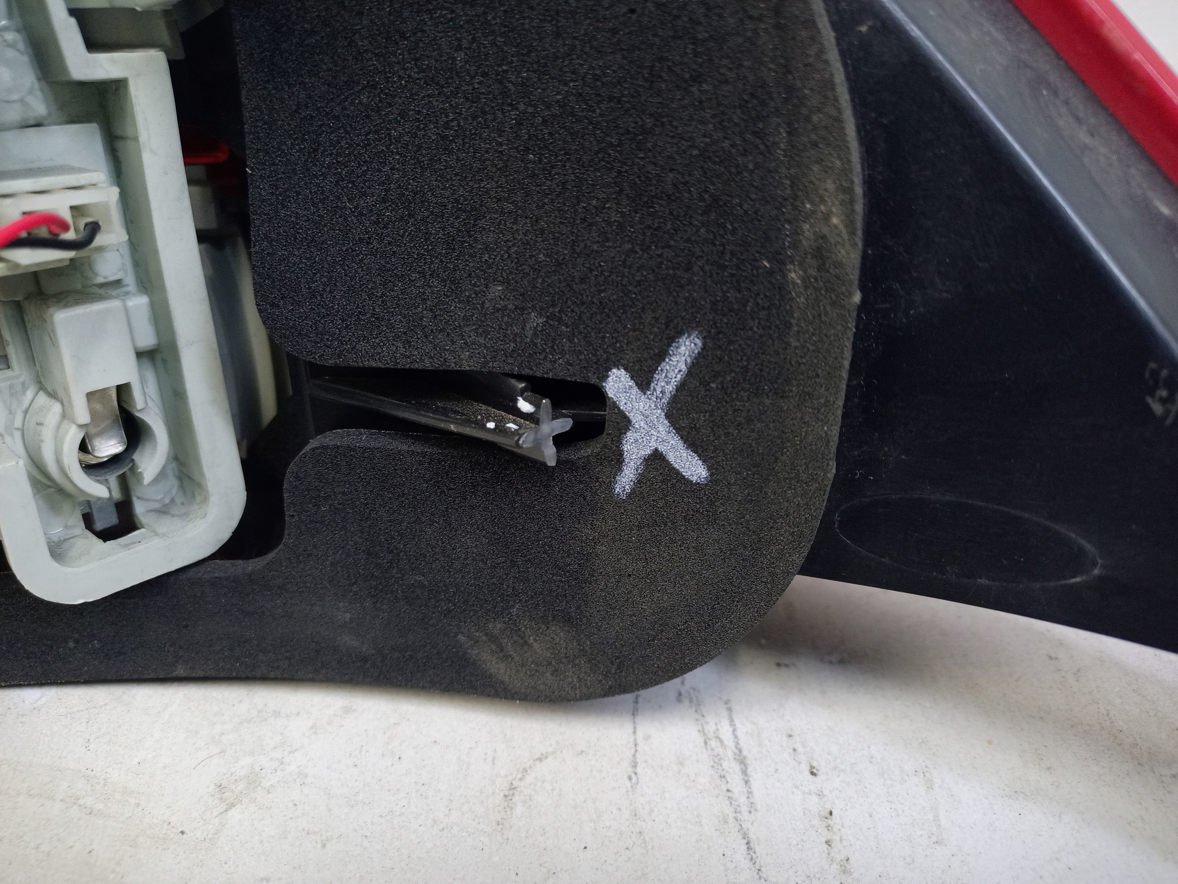 Фонарь задний левый наружный Volvo S60 2