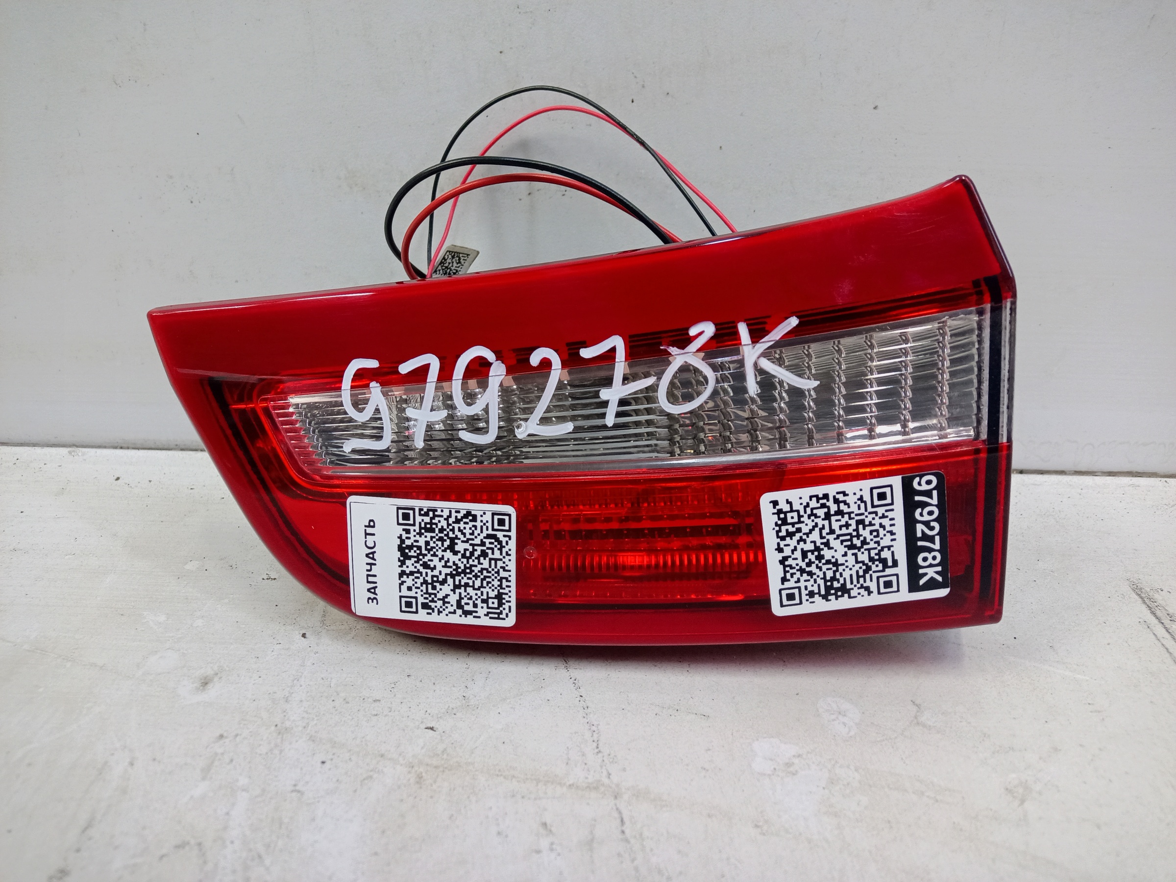 Фонарь задний левый внутренний Volvo S60 2