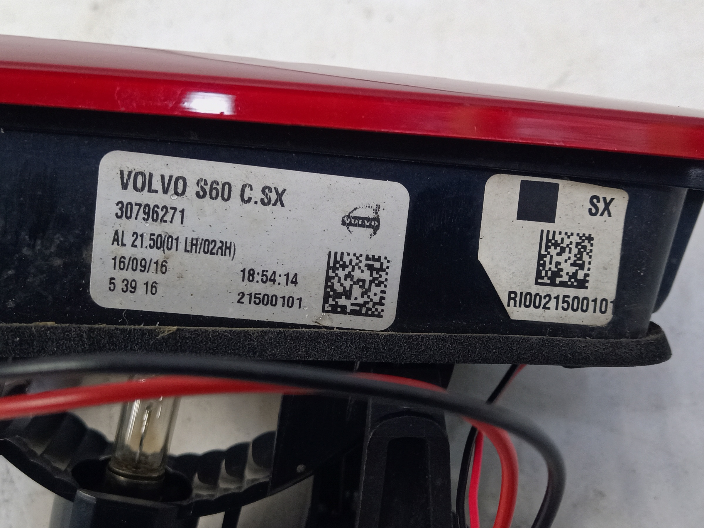 Фонарь задний левый внутренний Volvo S60 2