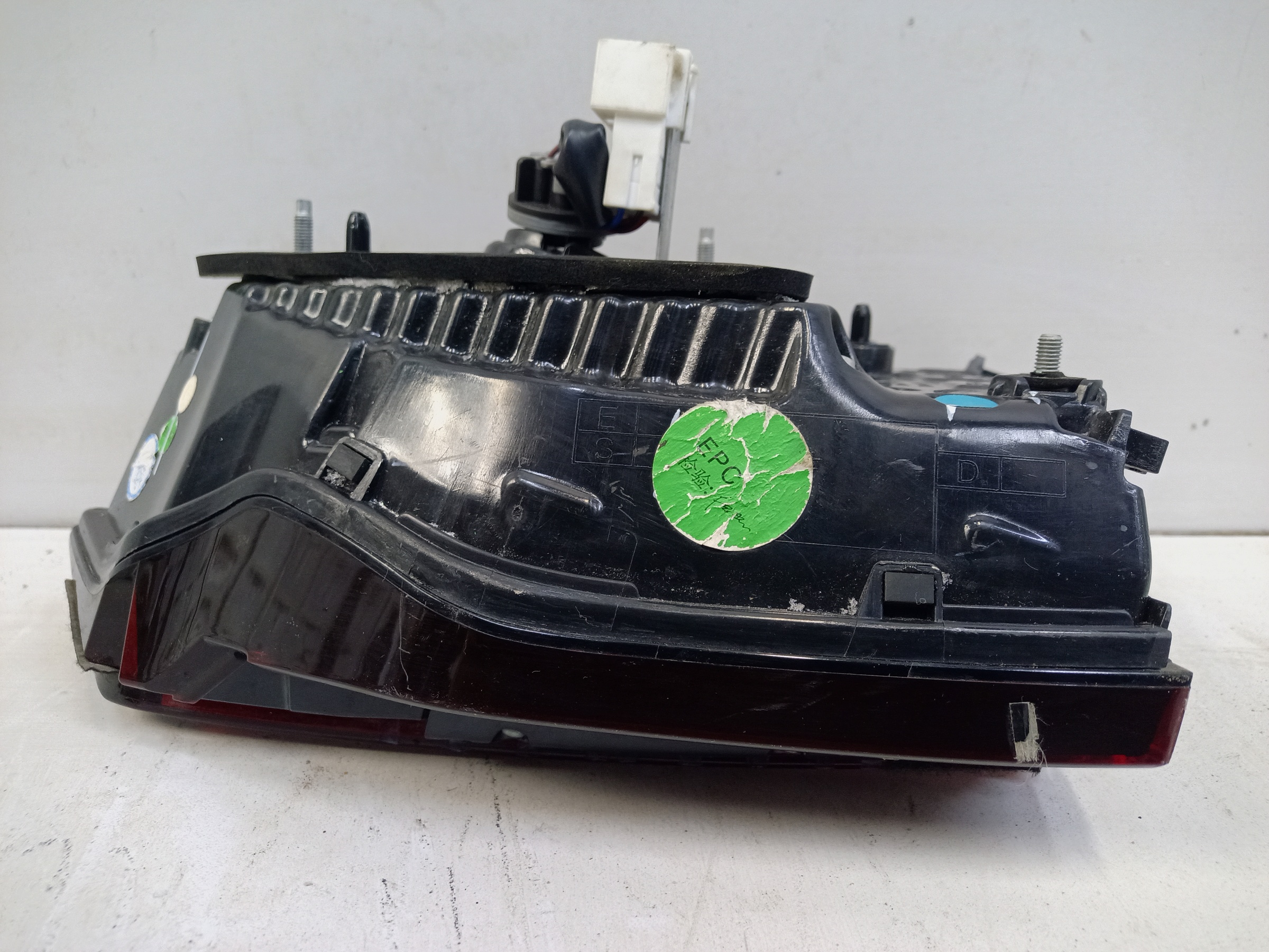 Фонарь задний левый внутренний Geely Atlas Pro