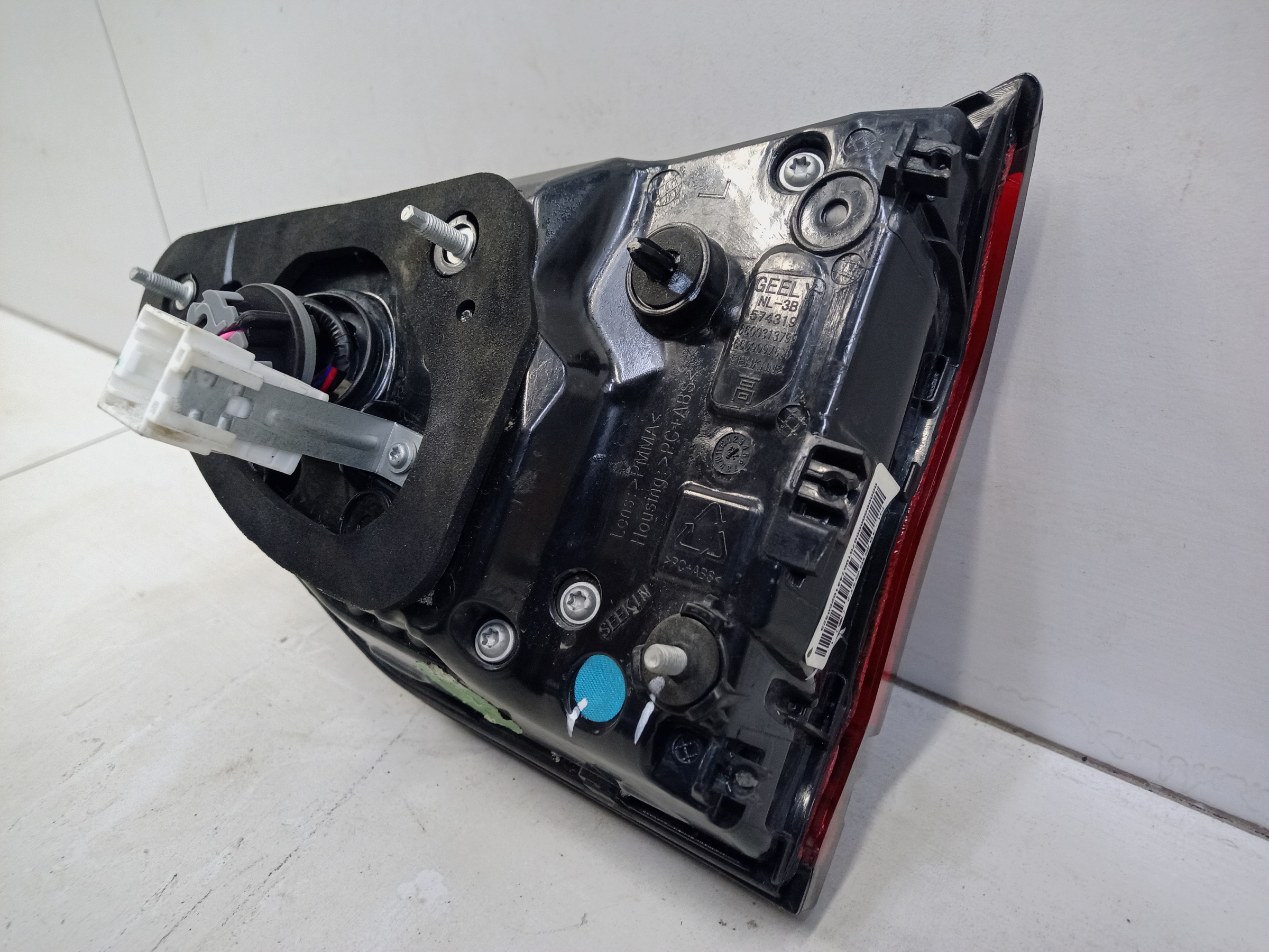 Фонарь задний левый внутренний Geely Atlas Pro