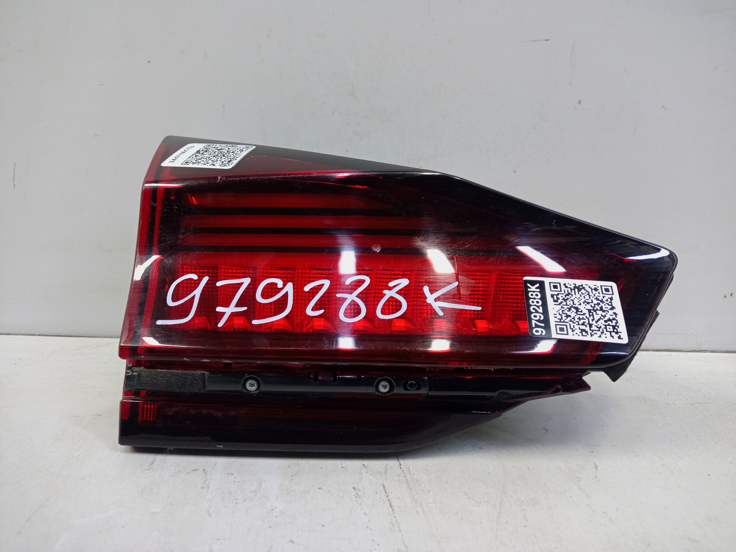 Фонарь задний левый внутренний Geely Atlas Pro