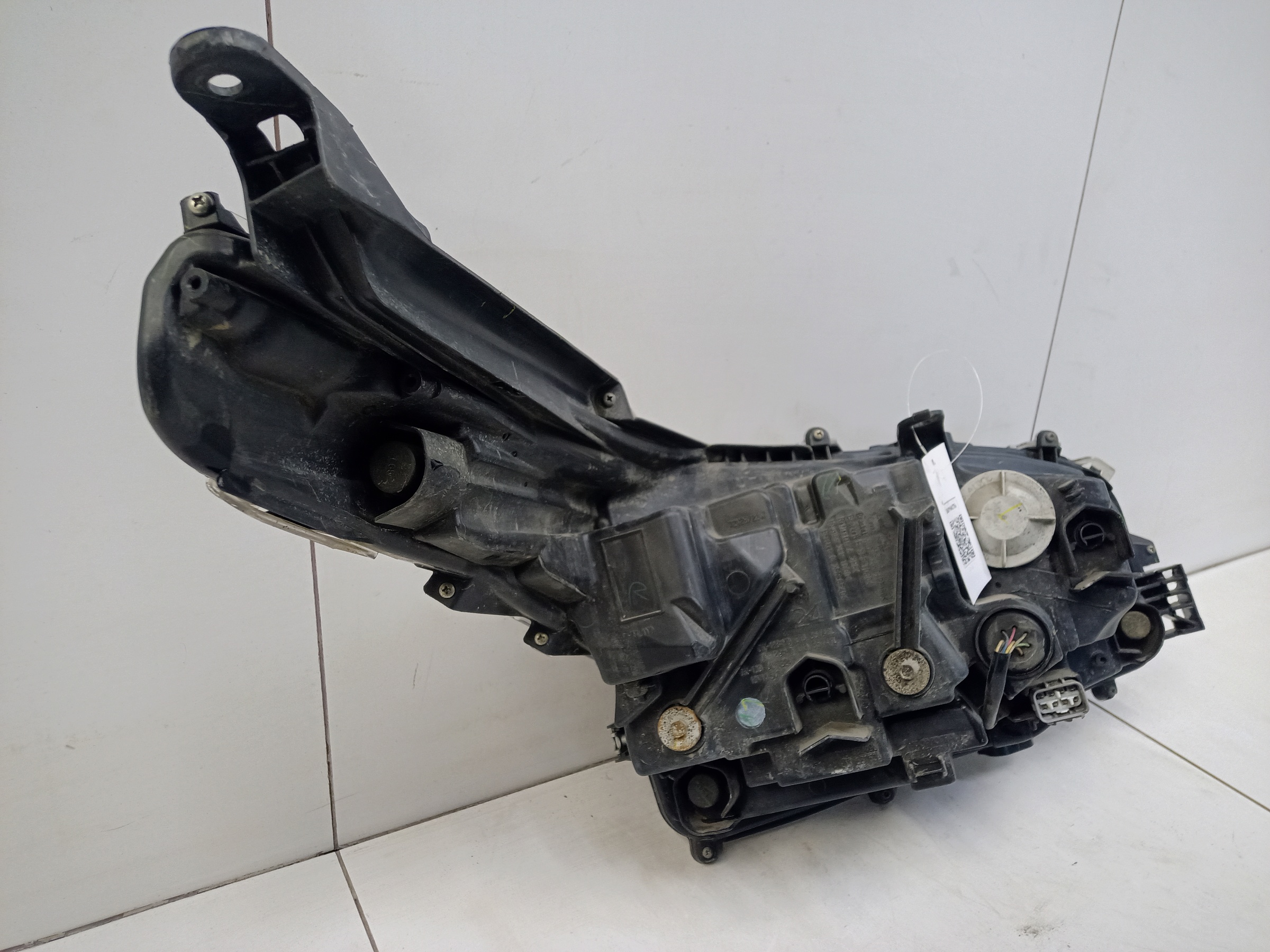 Фара передняя левая Toyota Fortuner 2 Restail LED