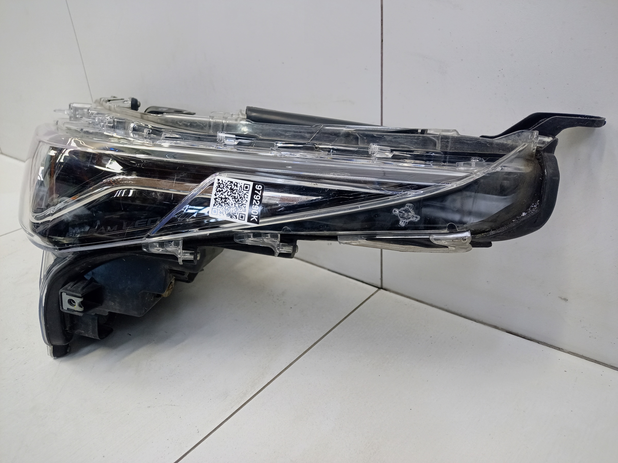 Фара передняя левая Toyota Fortuner 2 Restail LED