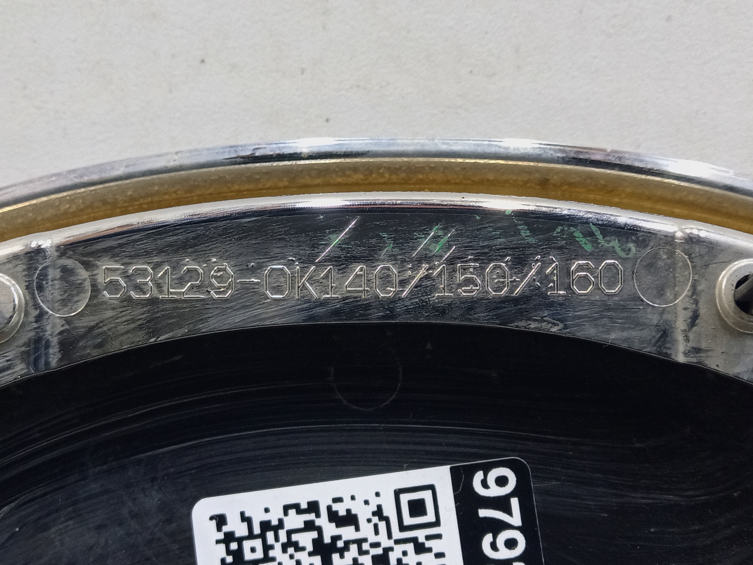 Эмблема решетки радиатора Toyota Fortuner 2