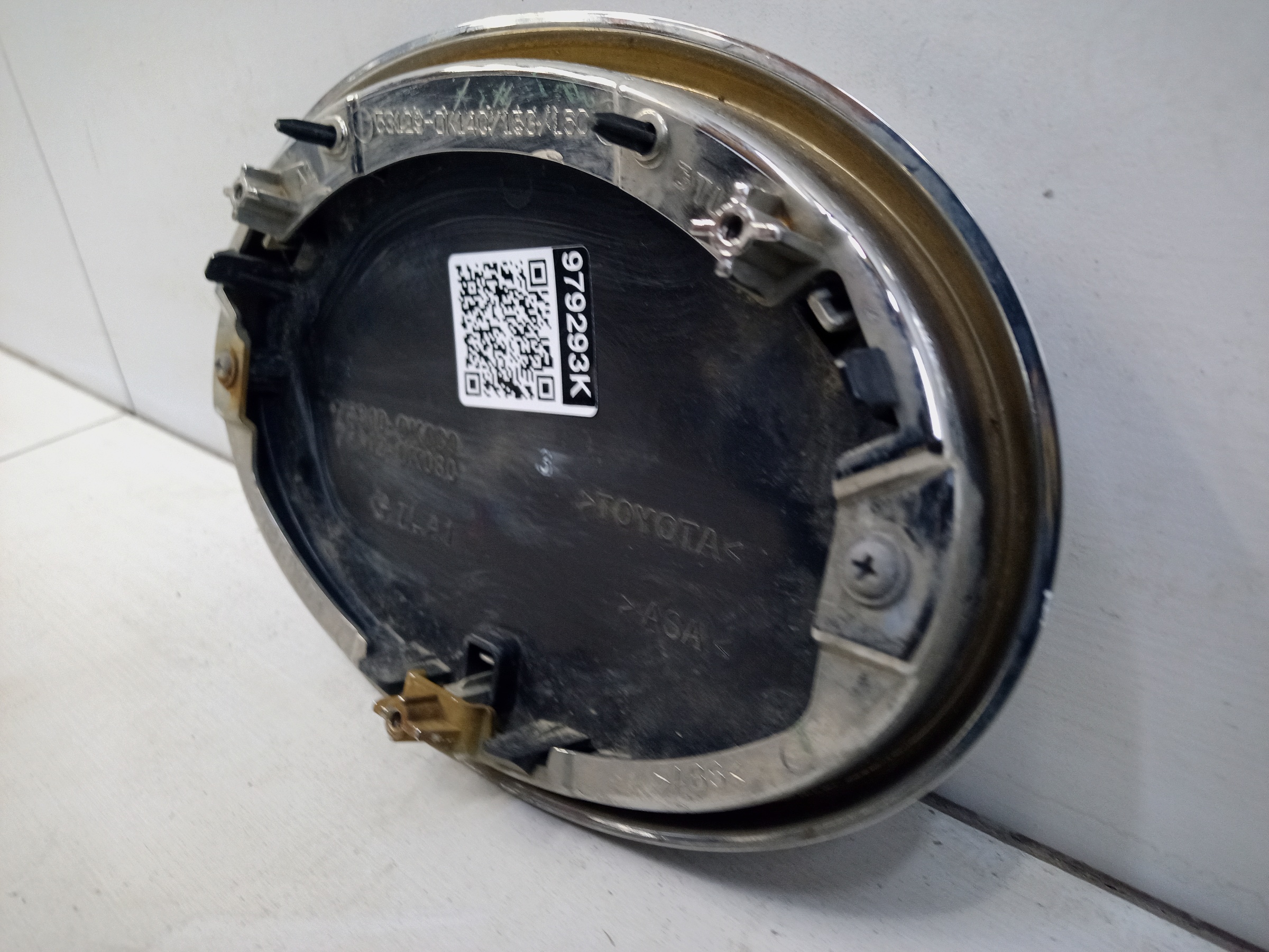 Эмблема решетки радиатора Toyota Fortuner 2