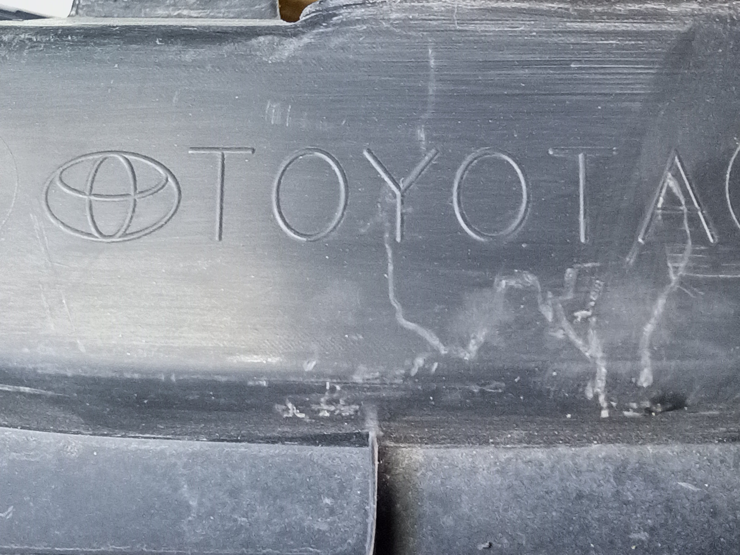 Накладка передней панели Toyota Fortuner 2