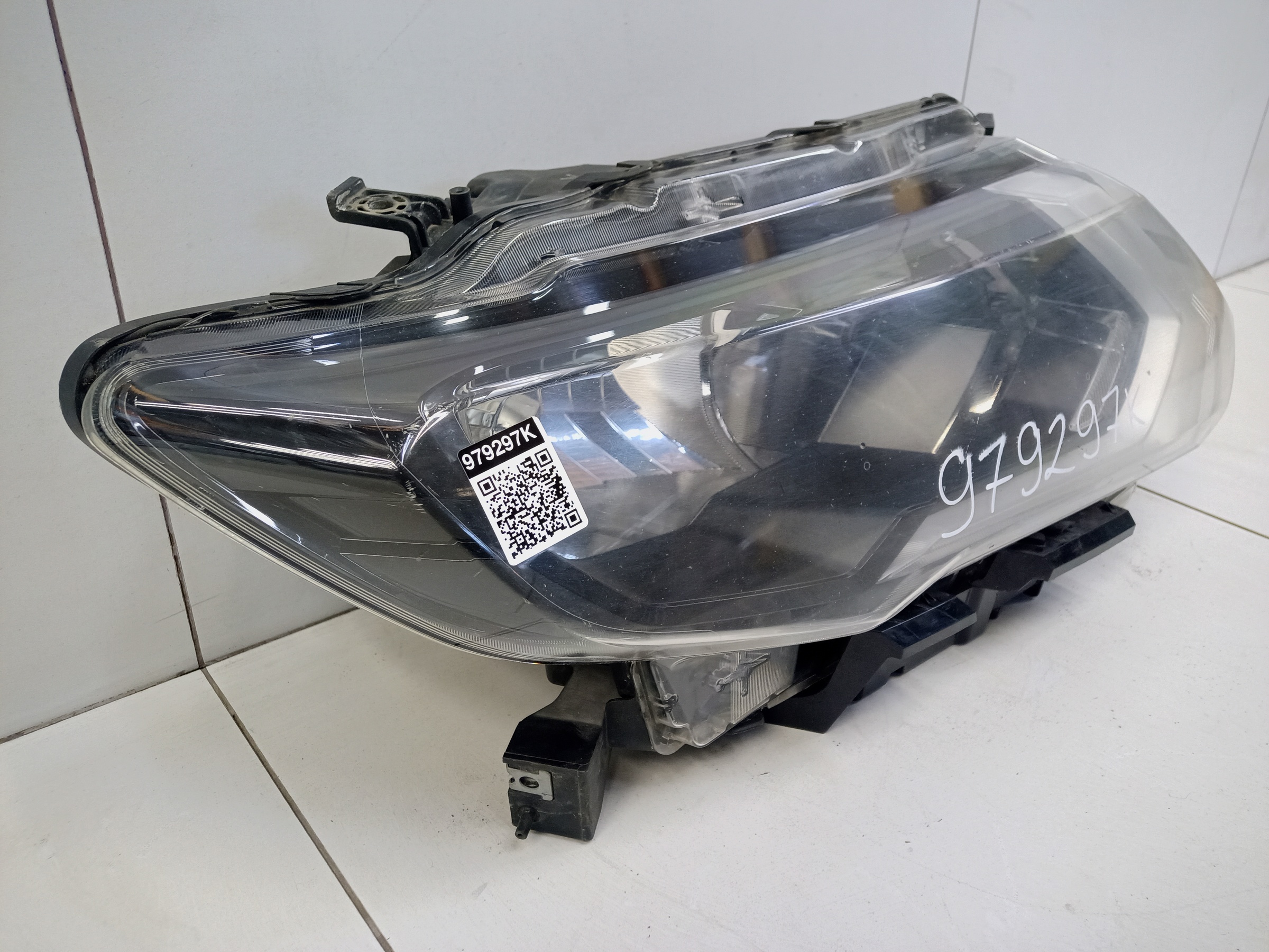 Фара передняя правая Nissan X-Trail T32 Restail галоген