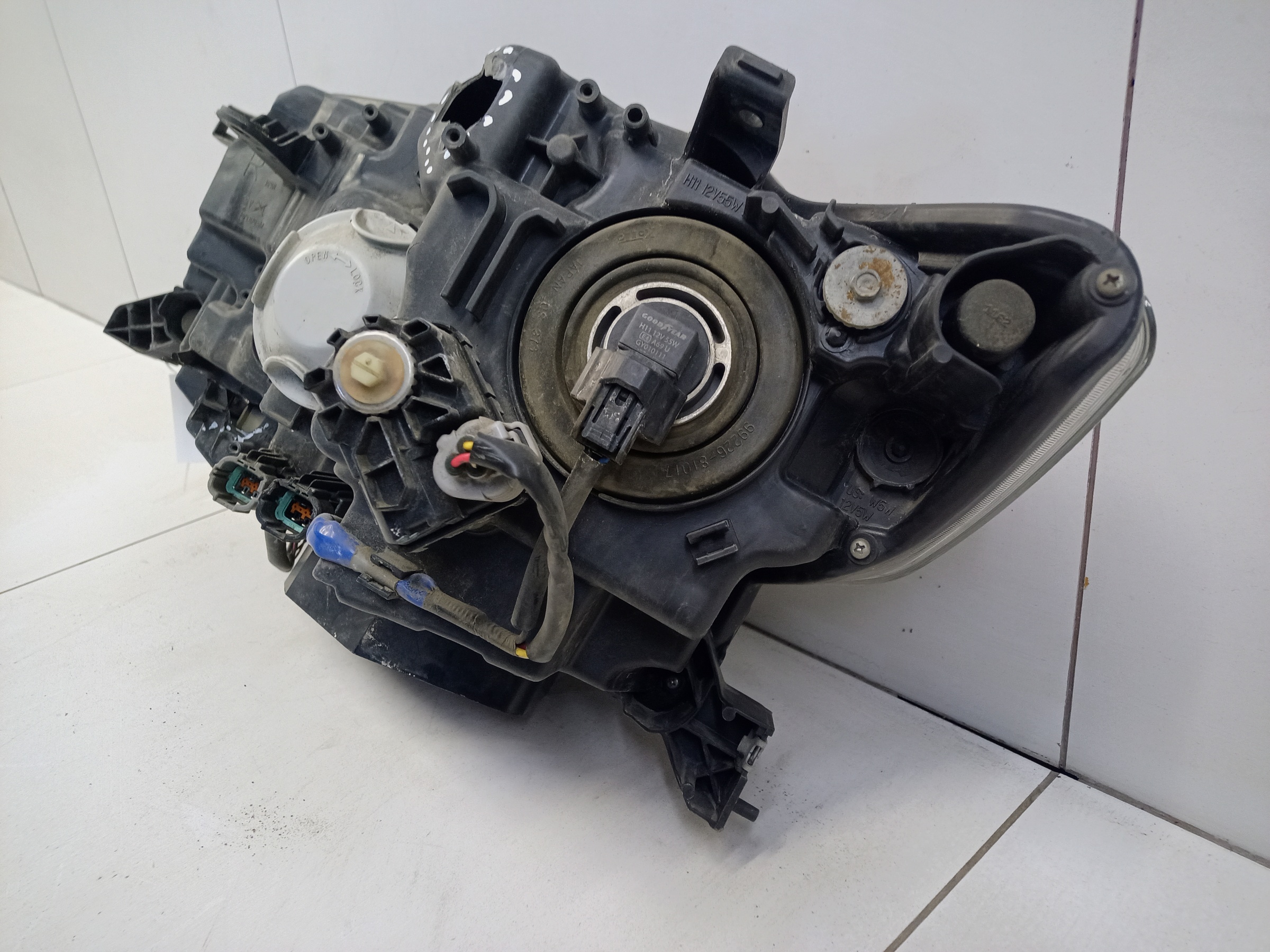 Фара передняя правая Nissan X-Trail T32 Restail галоген