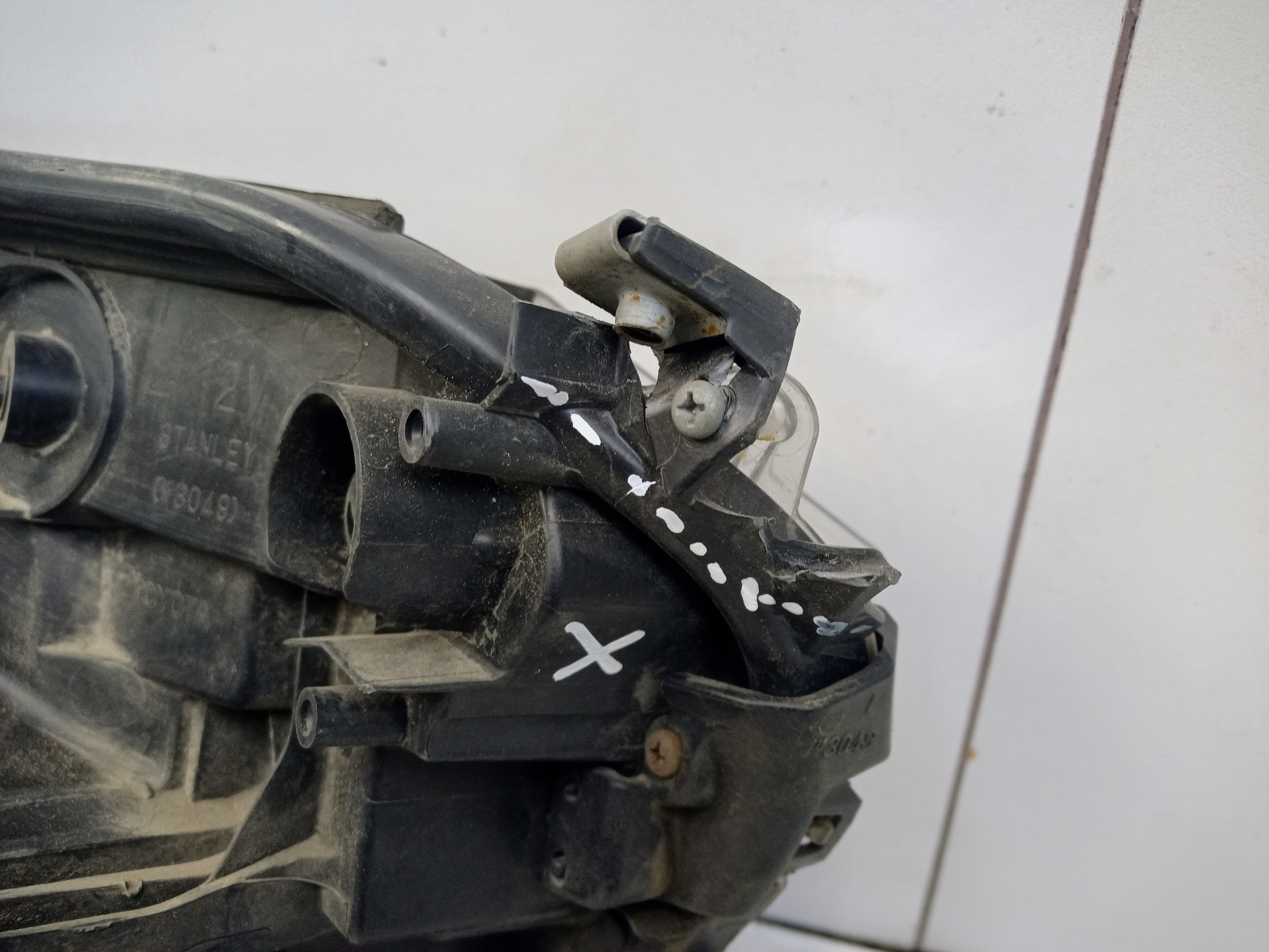 Фара передняя левая Toyota RAV4 CA40 Restail галоген линза ДХО