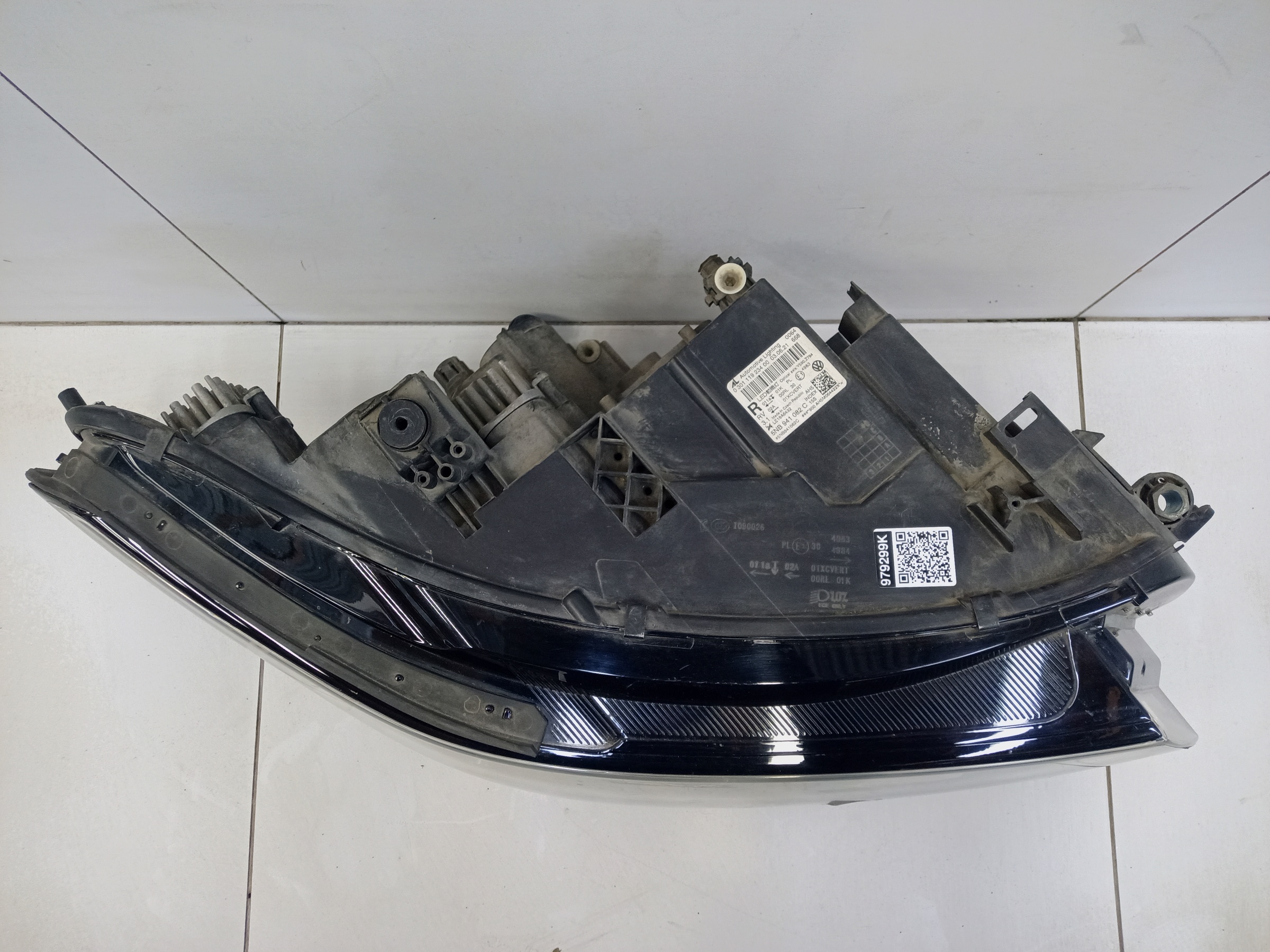 Фара передняя правая Volkswagen Tiguan 2 Restail LED