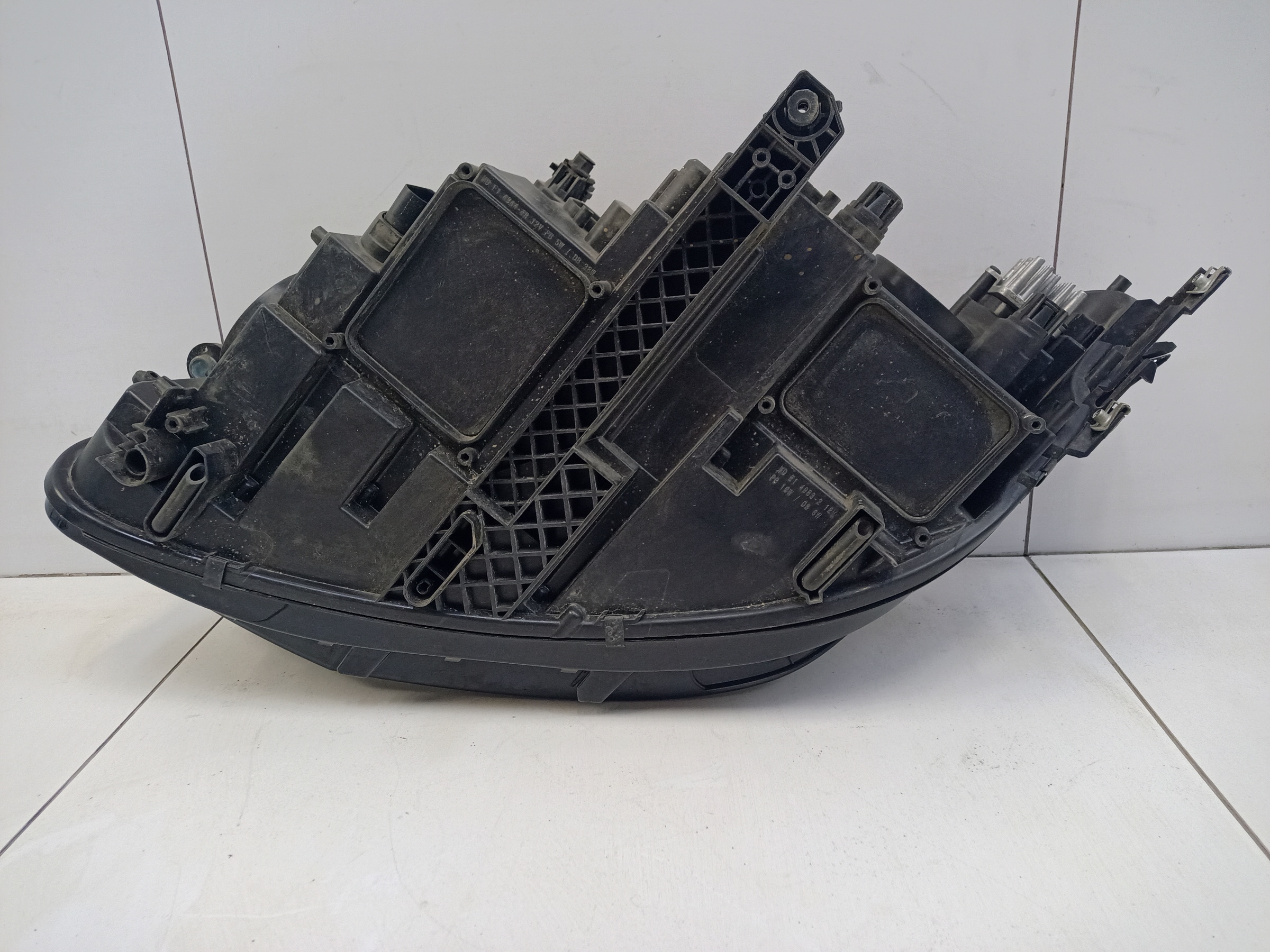 Фара передняя правая Volkswagen Tiguan 2 Restail LED