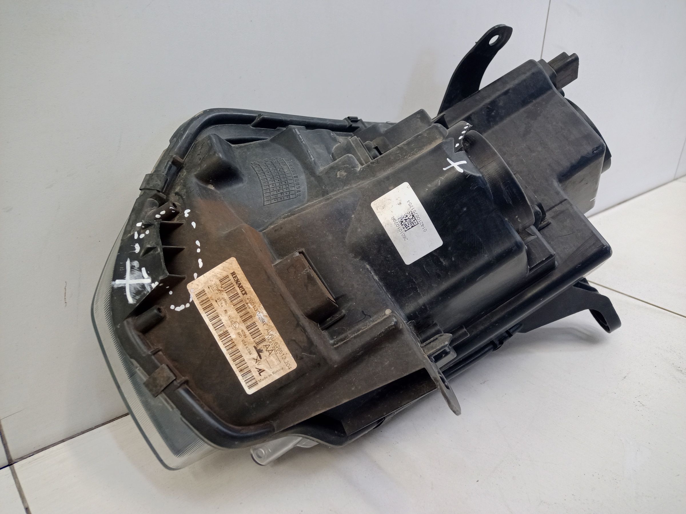 Фара передняя правая Renault Sandero 2 Restail галоген с ДХО