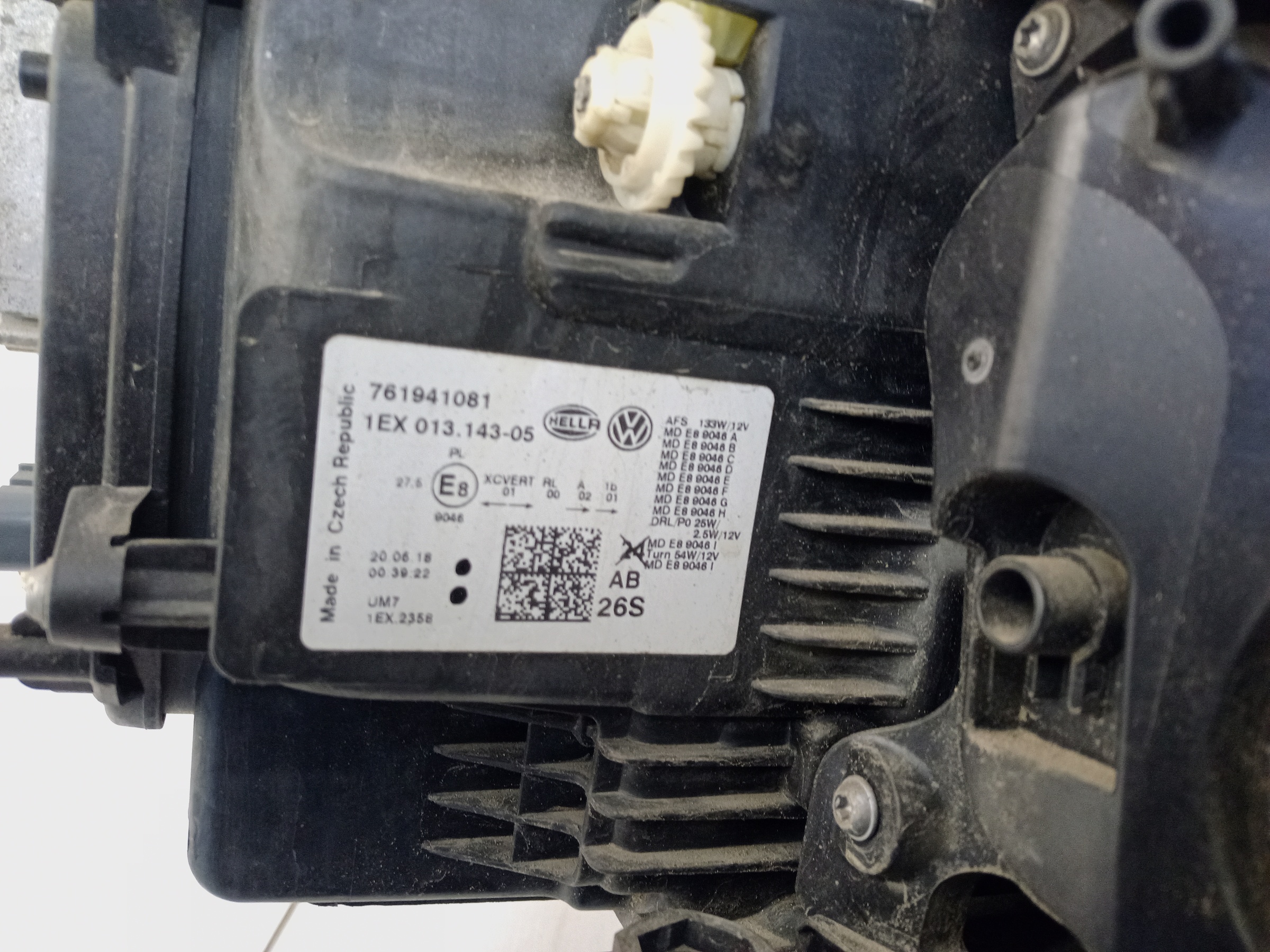 Фара передняя левая Volkswagen Touareg 3 LED