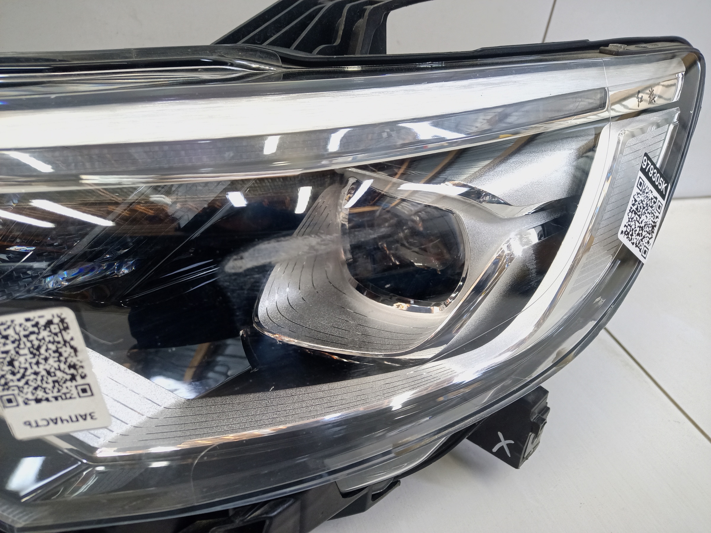 Фара передняя левая Hongqi HS5 LED