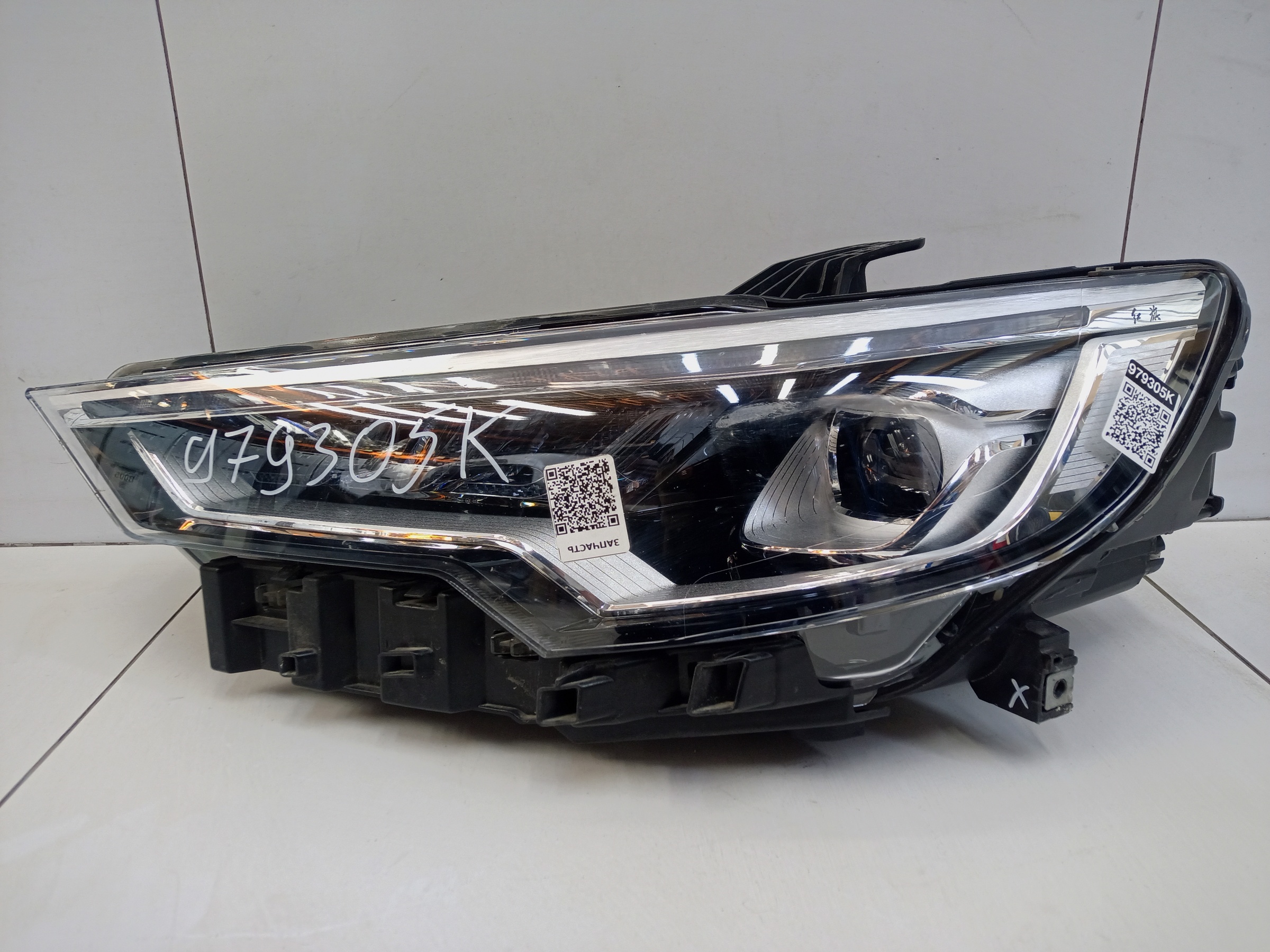 Фара передняя левая Hongqi HS5 LED