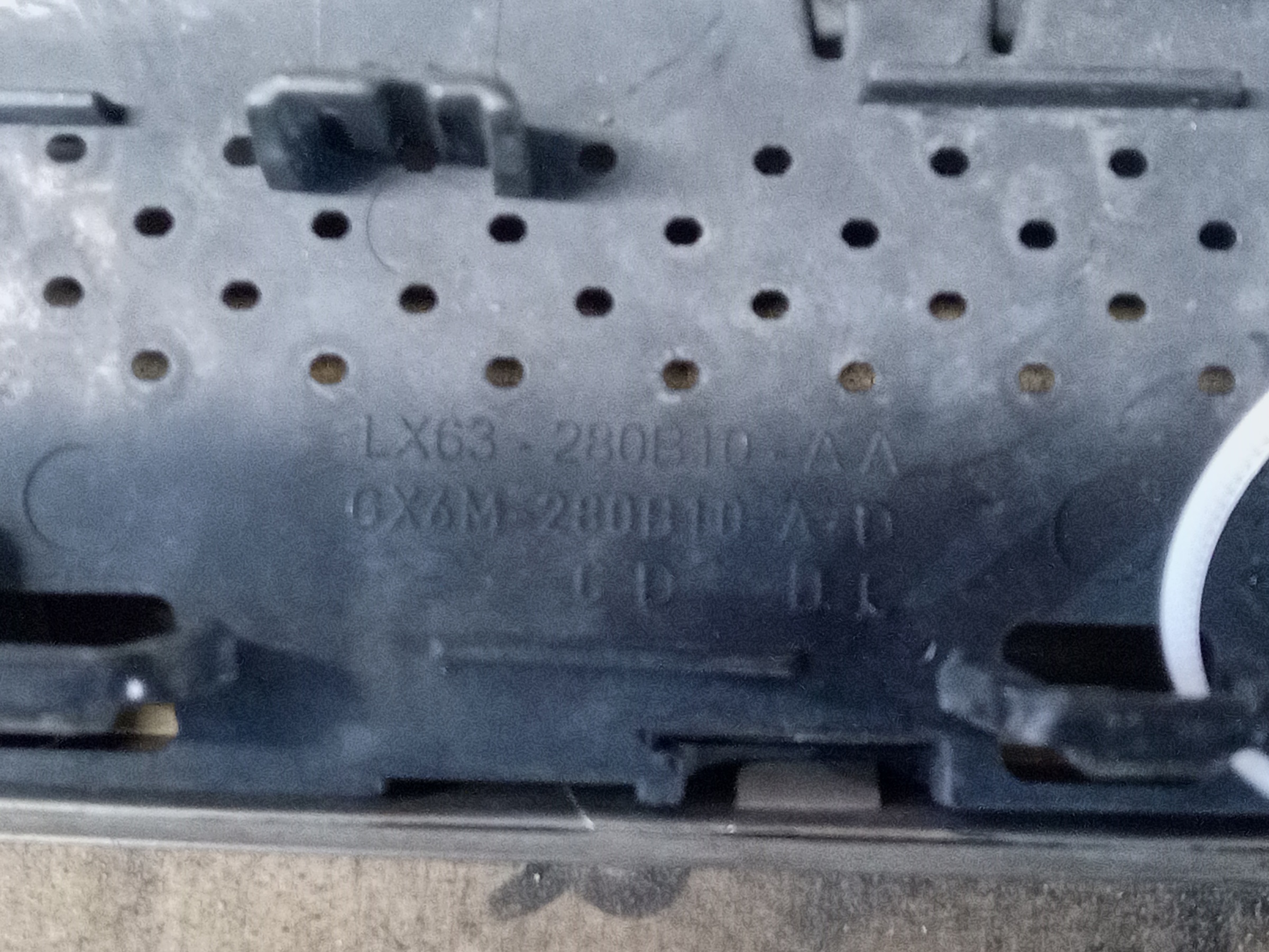 Накладка крыла переднего правого Jaguar XF 2