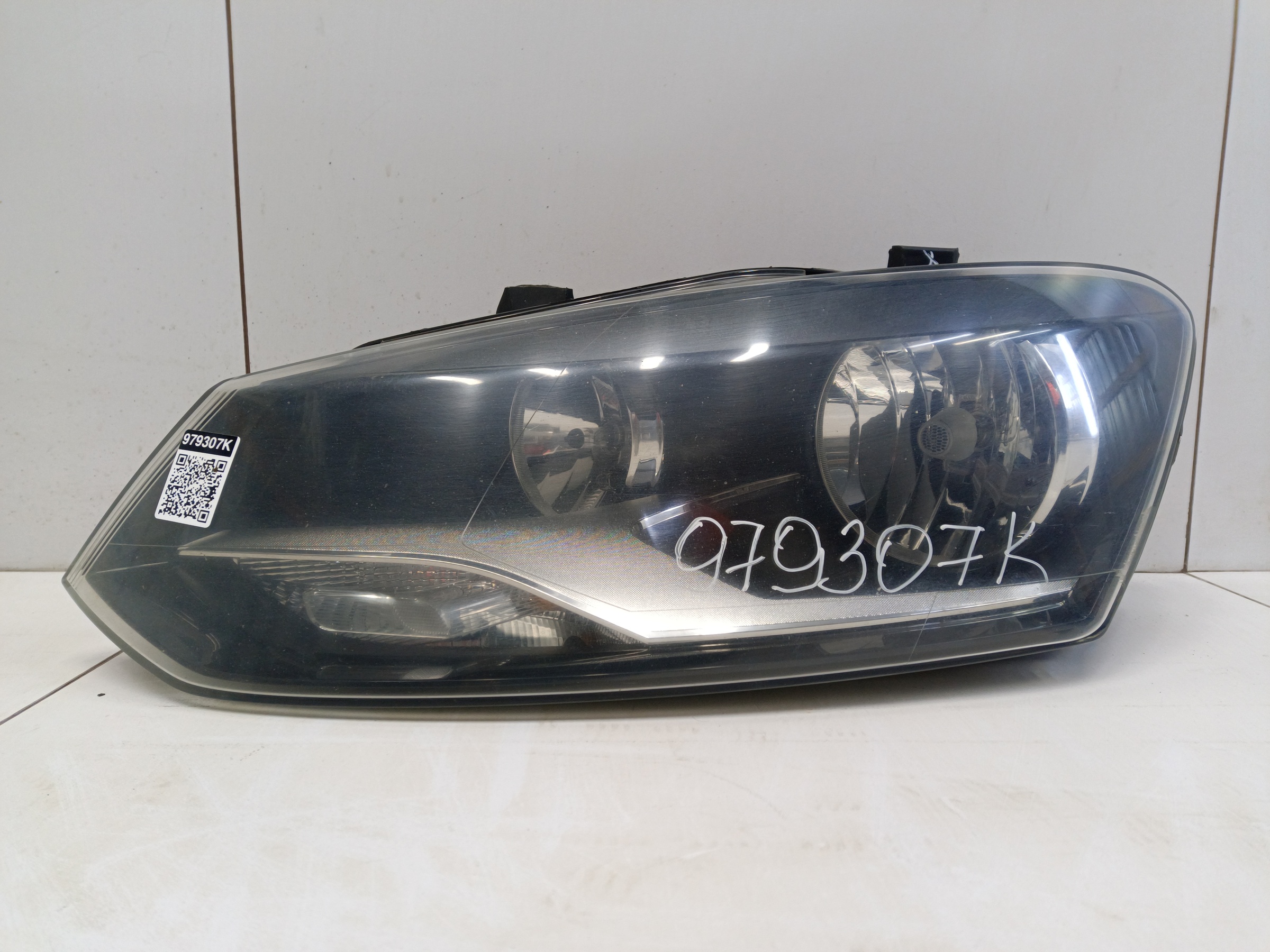 Фара передняя левая Volkswagen Polo 5 Sedan Restail галоген