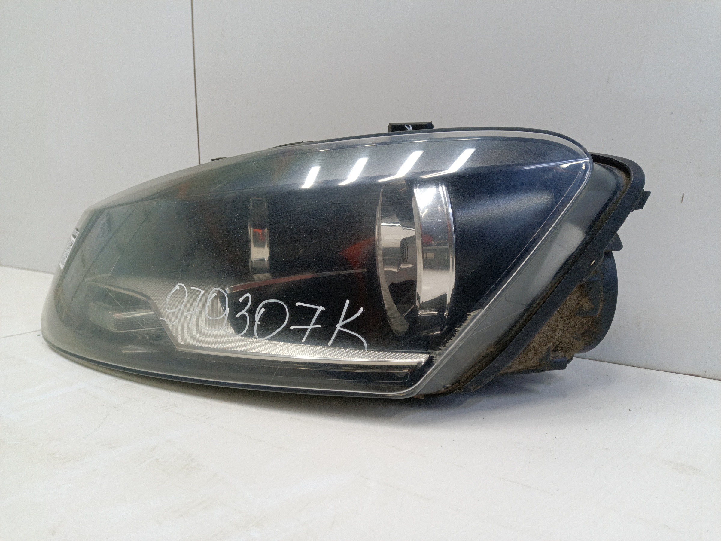 Фара передняя левая Volkswagen Polo 5 Sedan Restail галоген