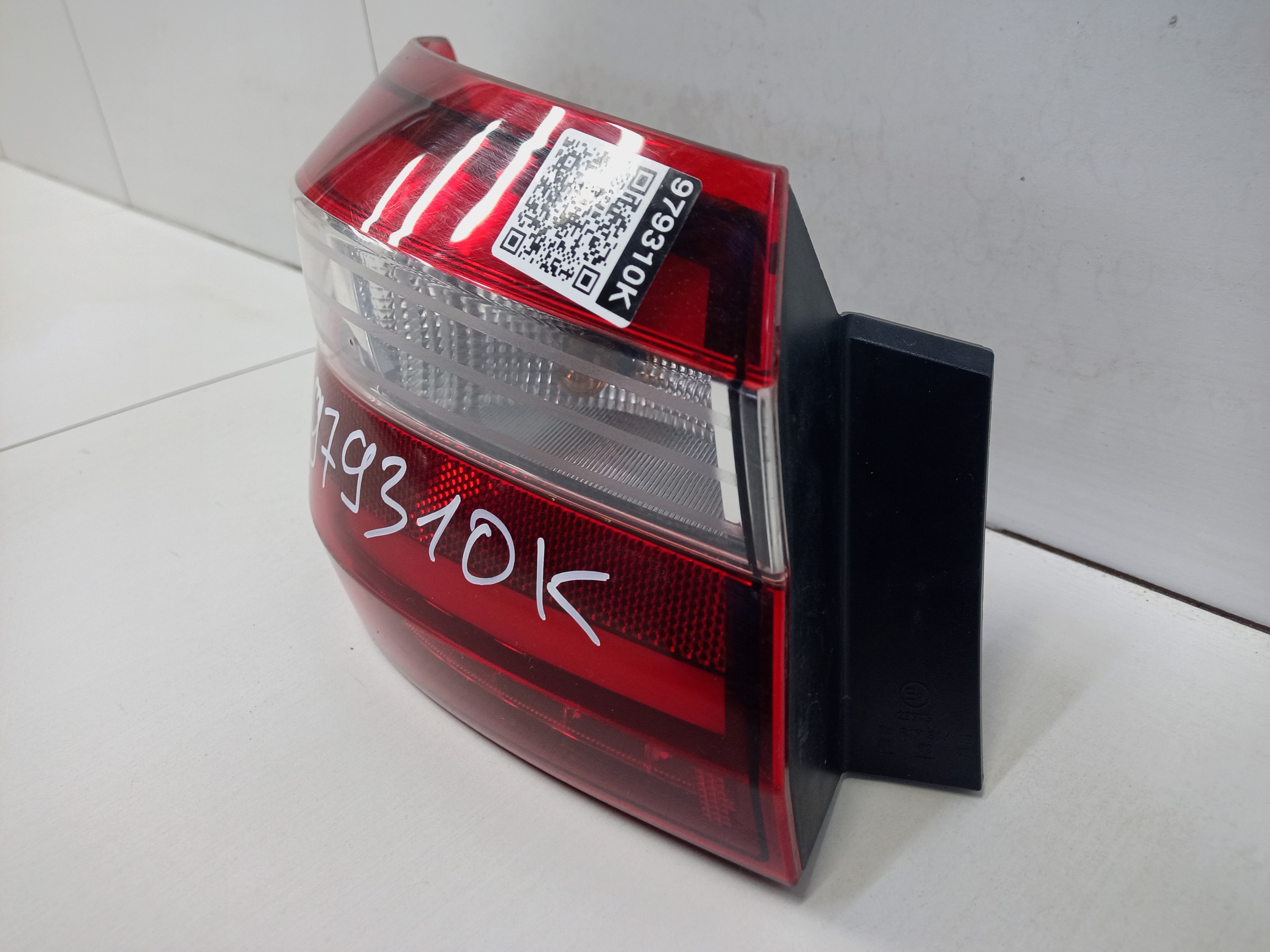 Фонарь задний левый наружный Lada Vesta Restail LED