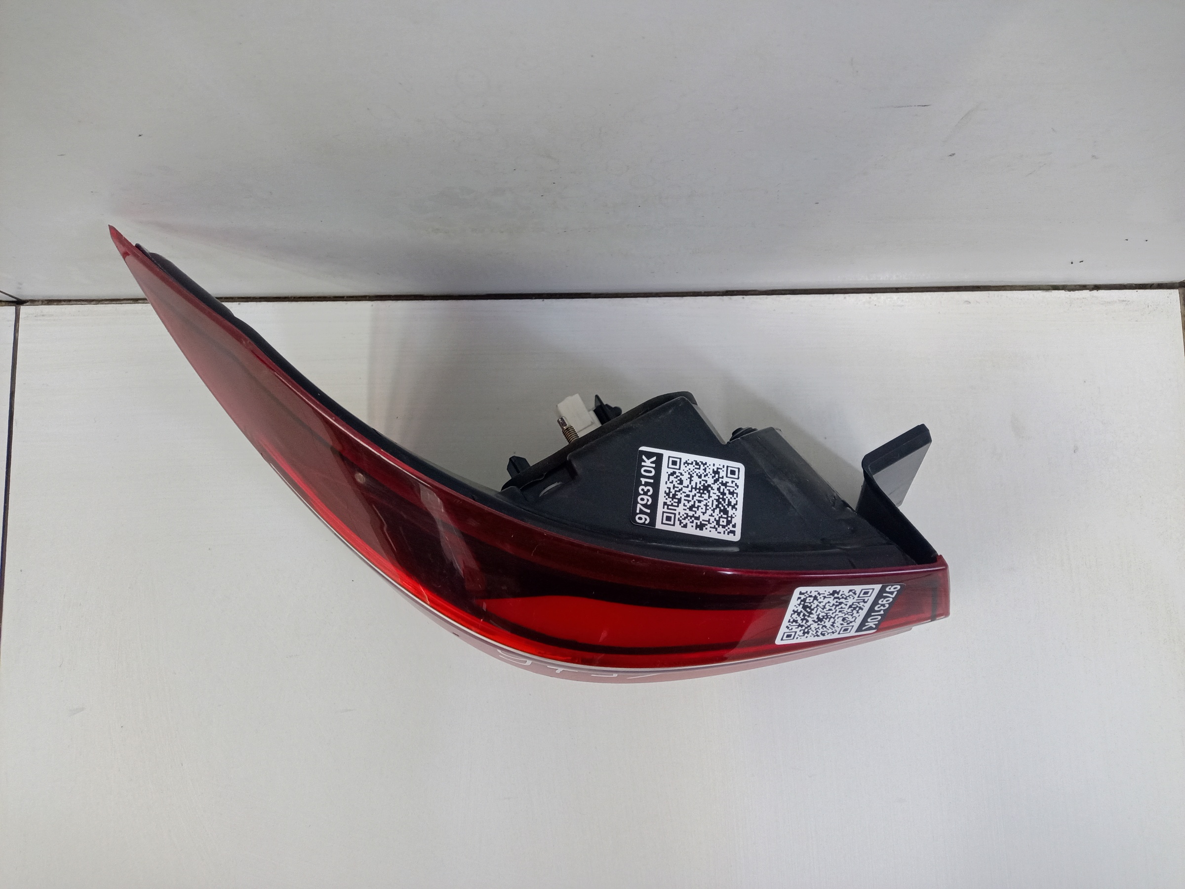 Фонарь задний левый наружный Lada Vesta Restail LED