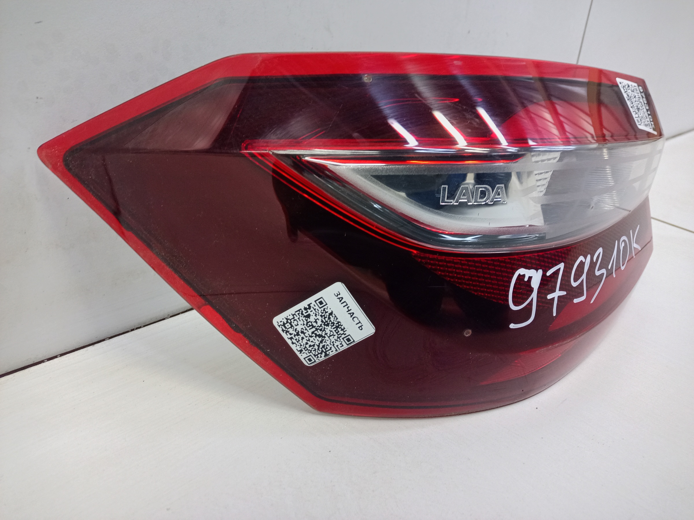 Фонарь задний левый наружный Lada Vesta Restail LED