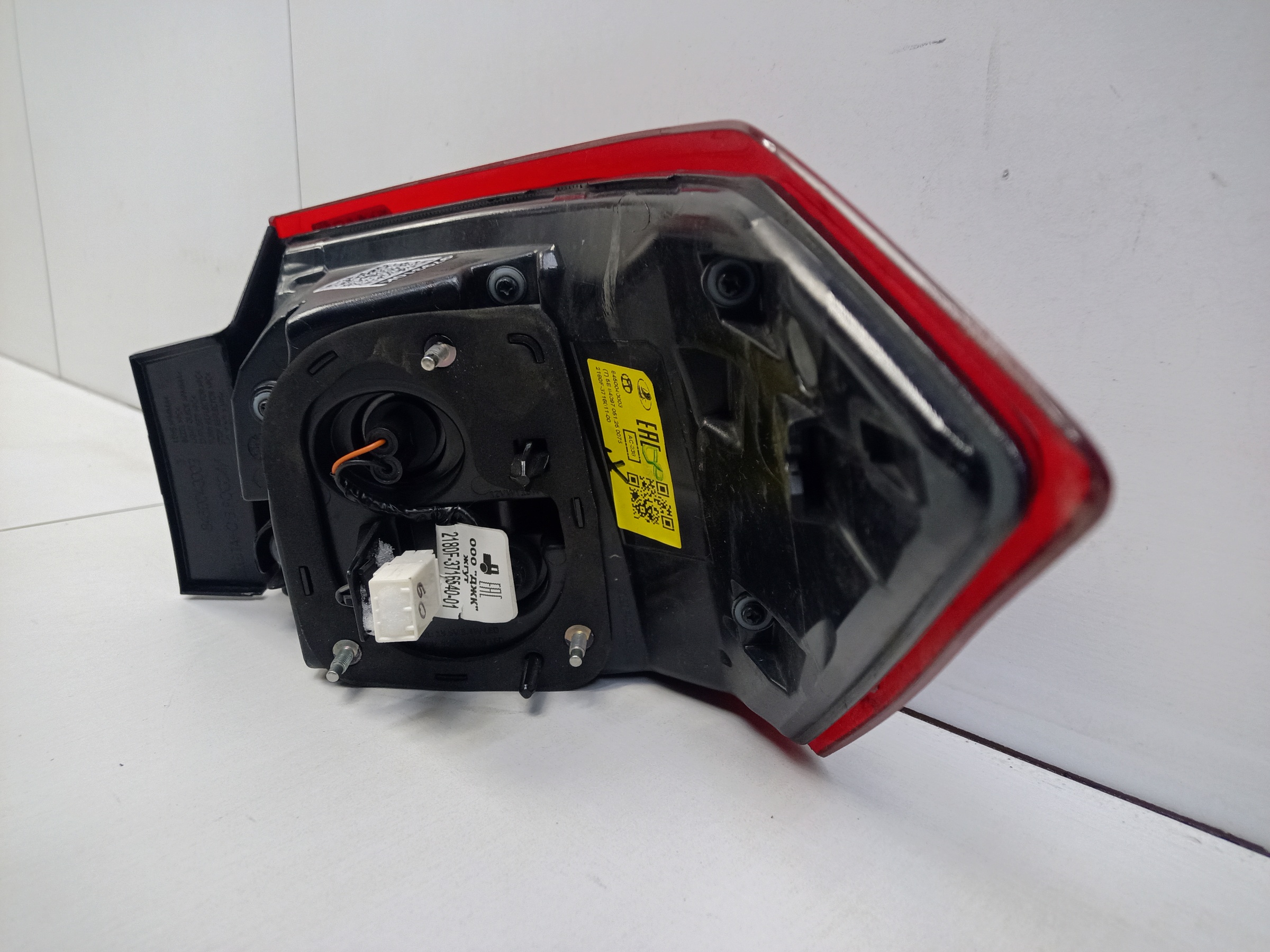 Фонарь задний левый наружный Lada Vesta Restail LED