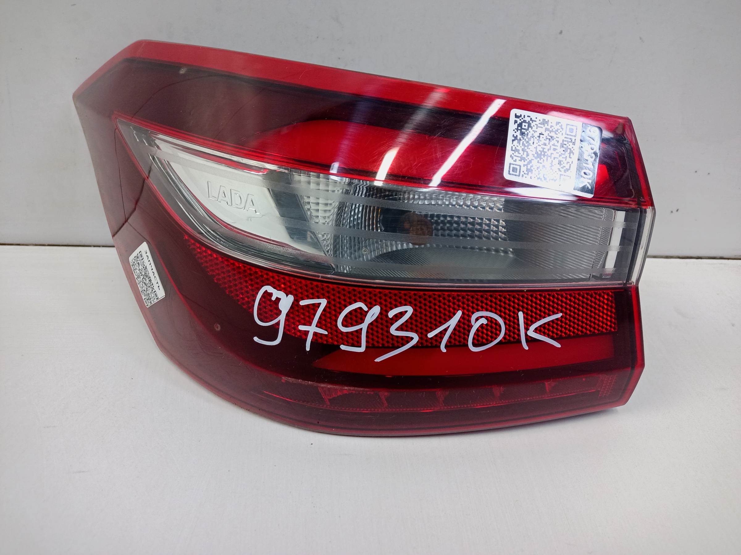 Фонарь задний левый наружный Lada Vesta Restail LED