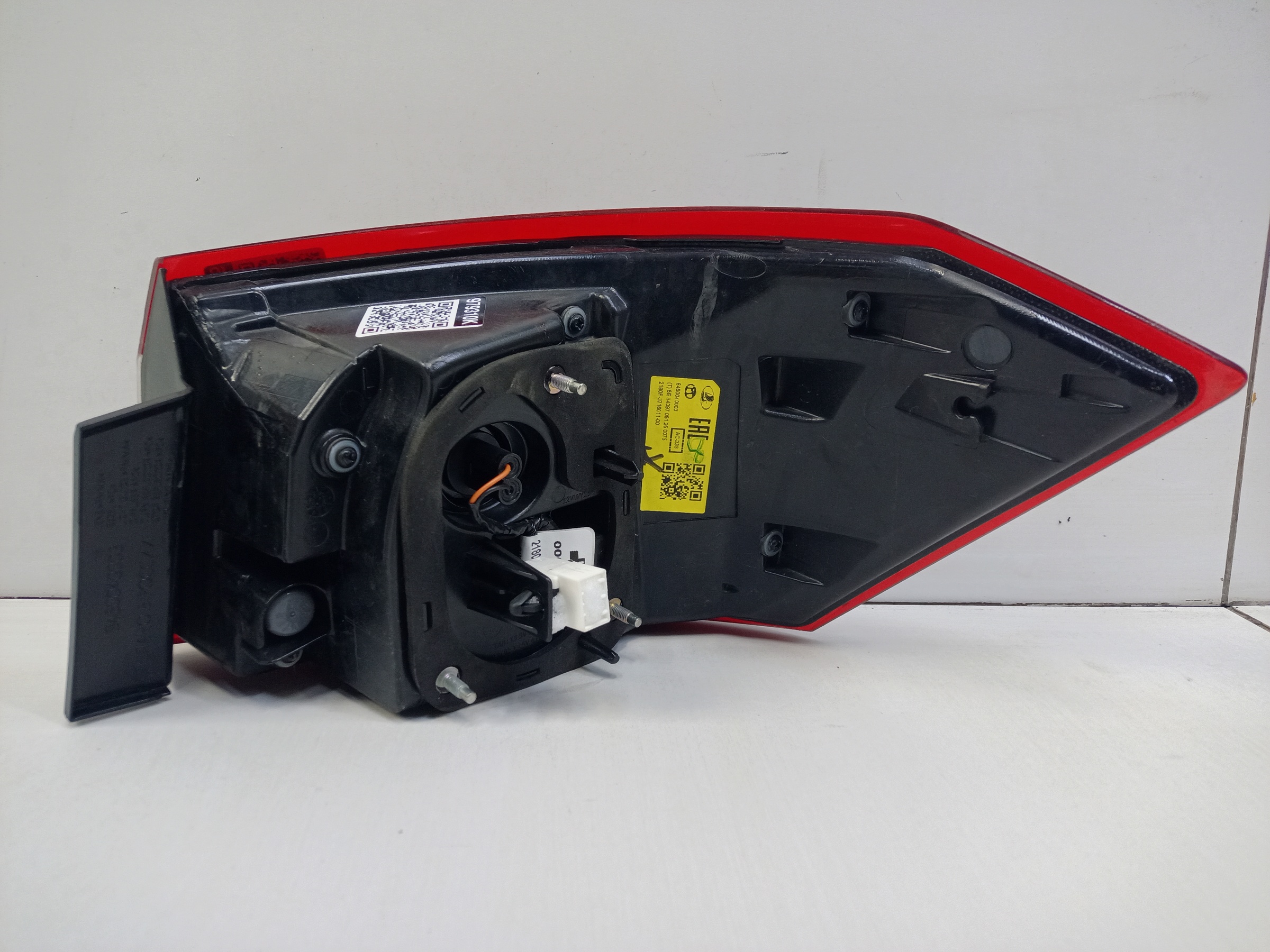 Фонарь задний левый наружный Lada Vesta Restail LED